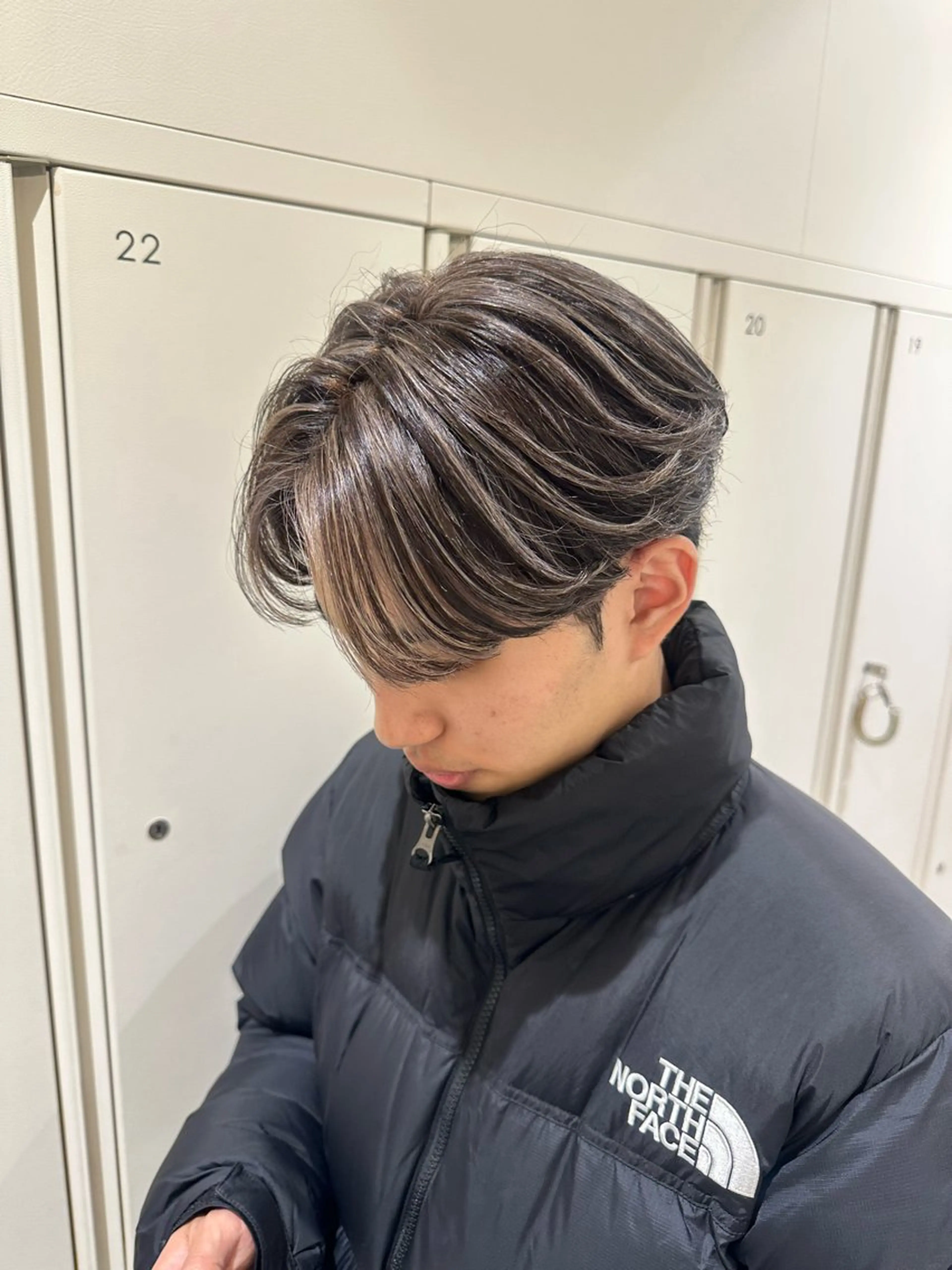 💟メンズ限定💟センターパートカット＋ハイライト＋オージュア1stトリートメントの写真