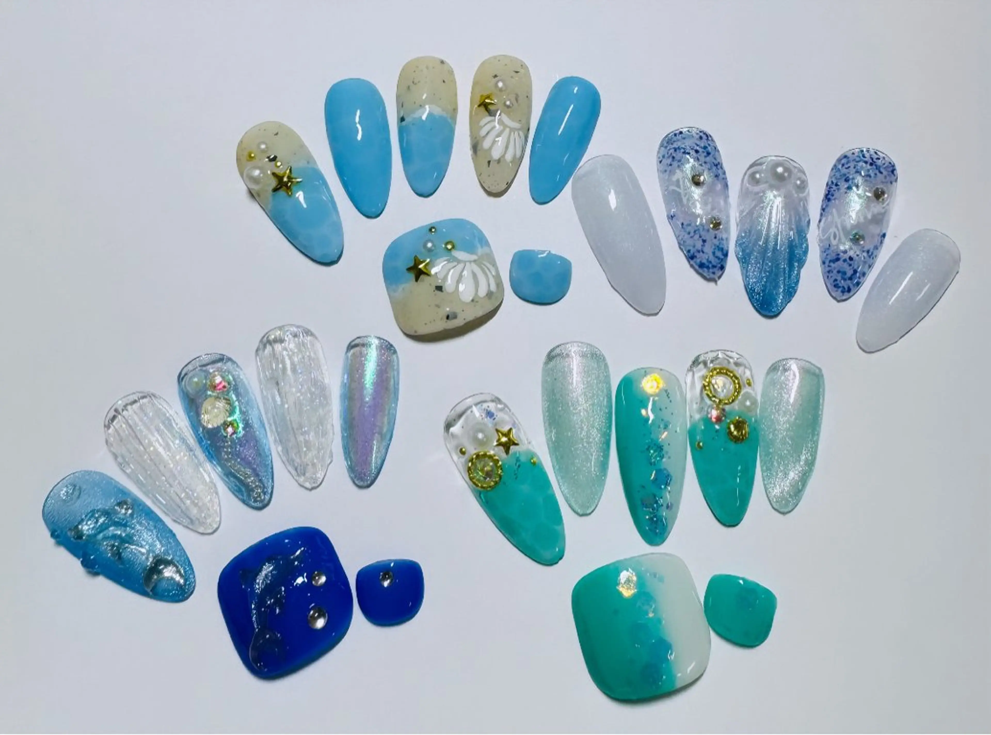 ネイル Moons nail 💅✨のネイルデザイン