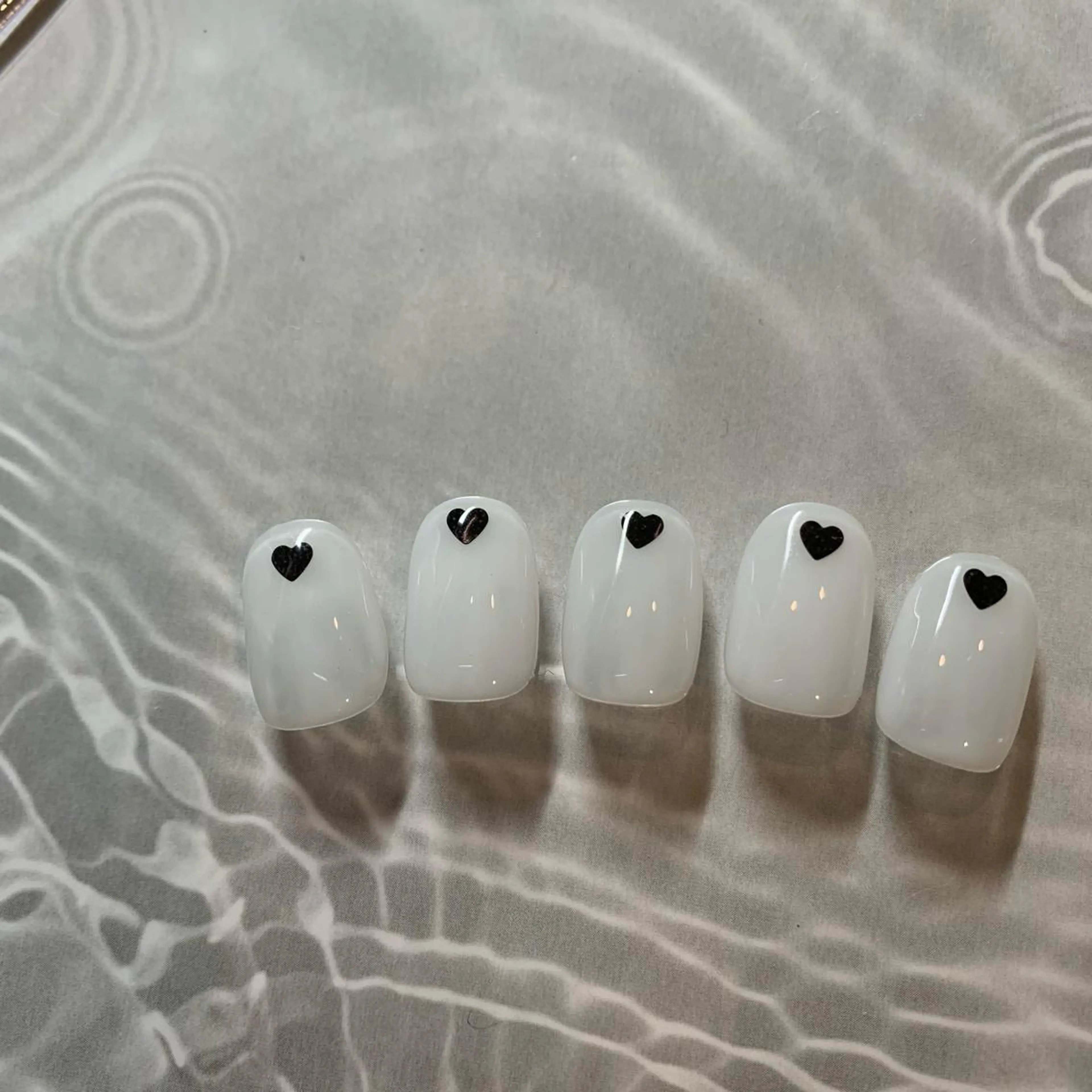 ネイル ハート ホログラムネイル 韓国ネイル ワンカラーネイル ピンク ハンドネイル Baleine × Li'acil所属・Minami Kodamaのネイルデザイン