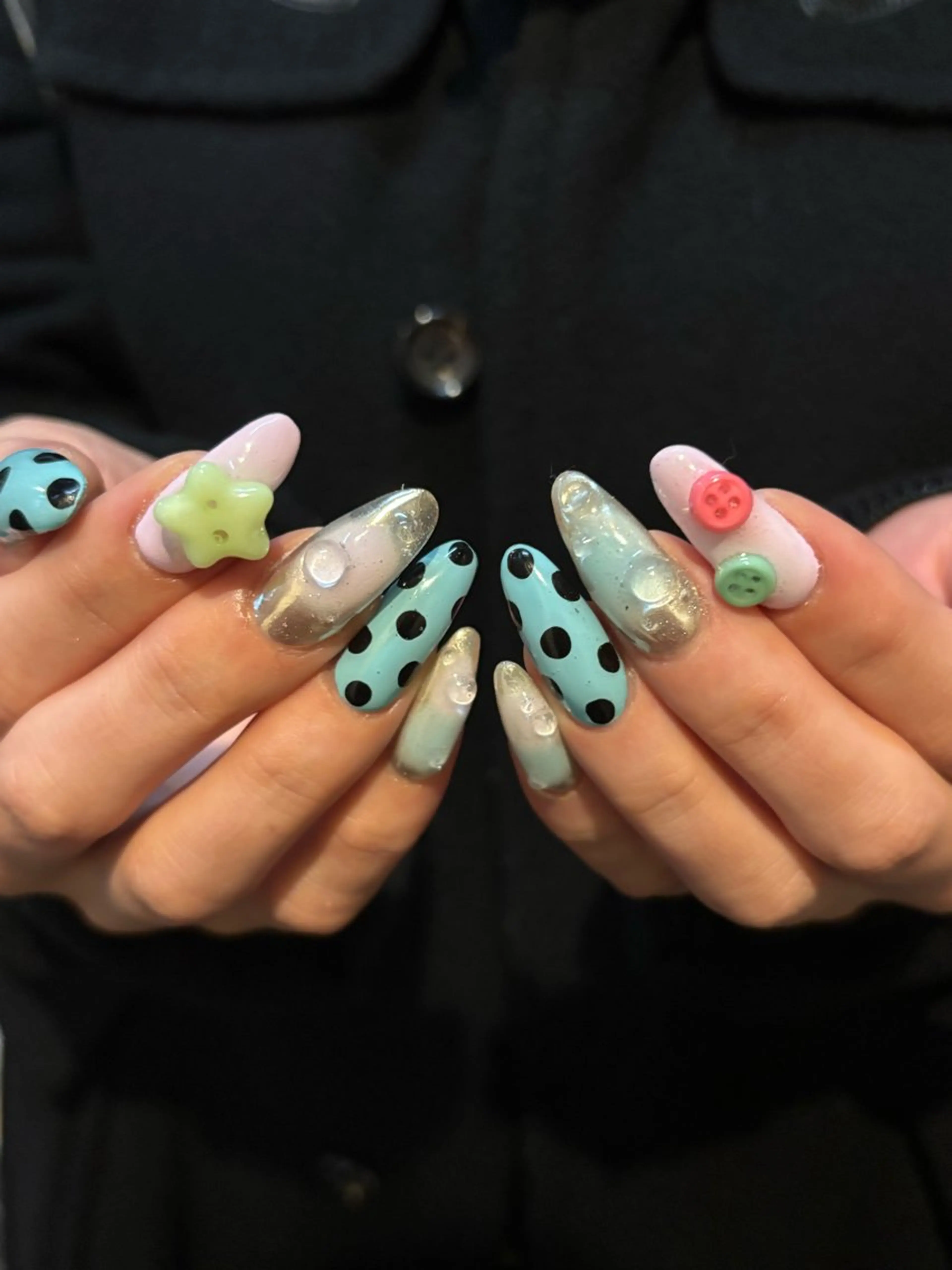 ネイル ハンドネイル 🪐富島彩夏 /海外nail🪐のネイルデザイン