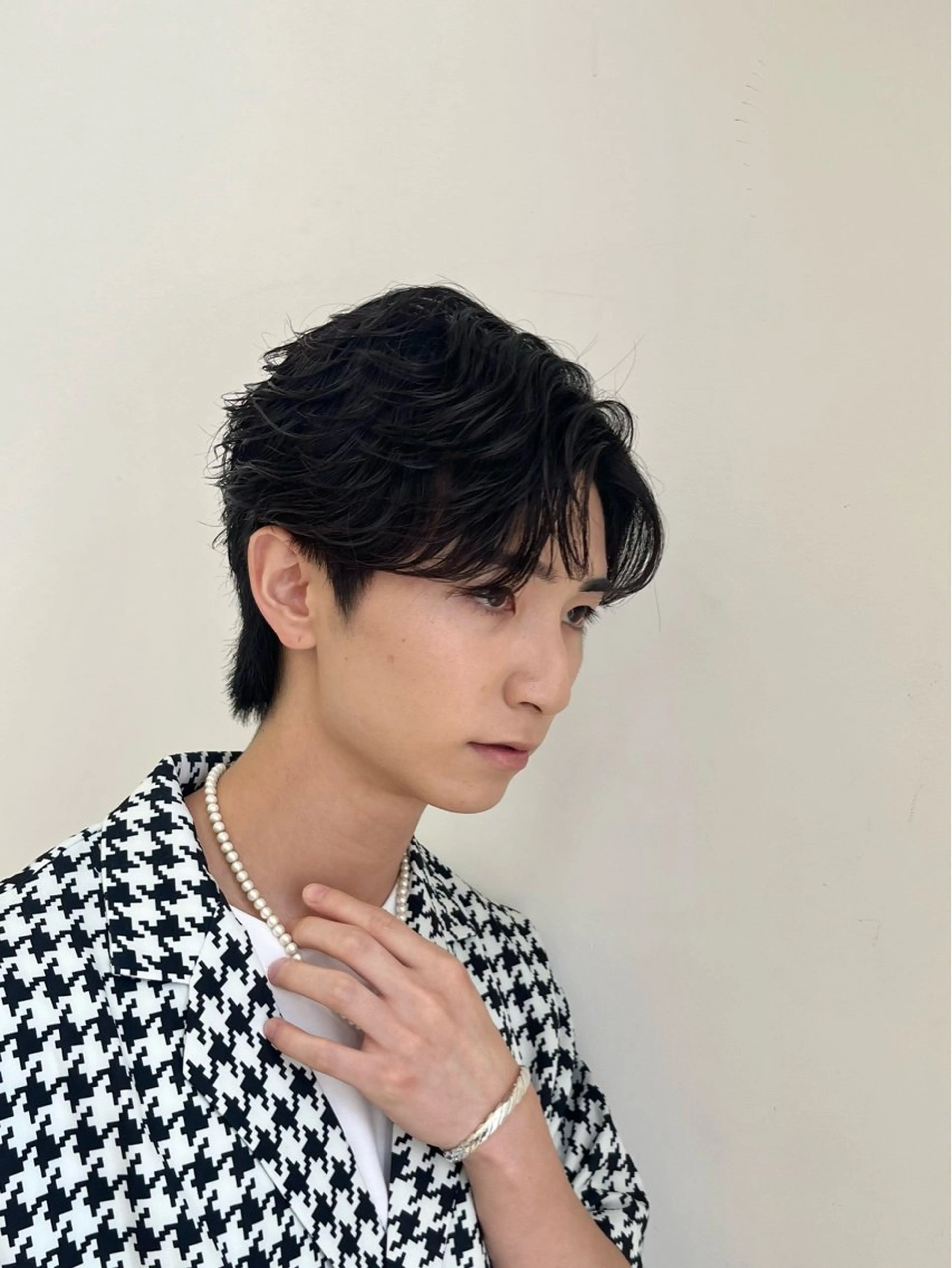 ショート パーマ メンズ フェザーパーマ メンズ韓国風 メンズパーマ 韓国風ヘア カット パーマ 韓国メンズヘア/ 毛流れヘア　須田龍世のヘアスタイル