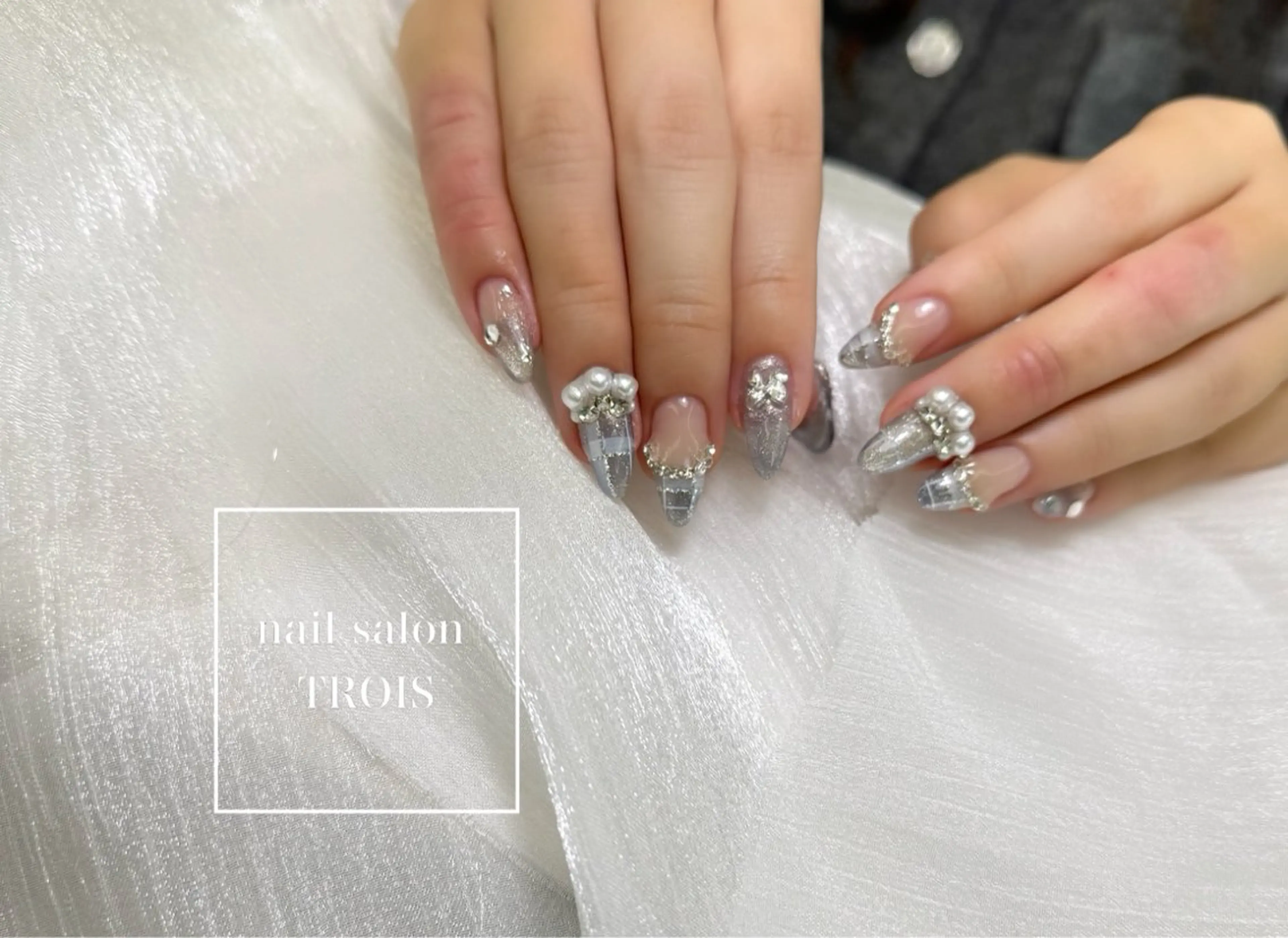 セミロング Nail &eye TROISのネイルデザイン