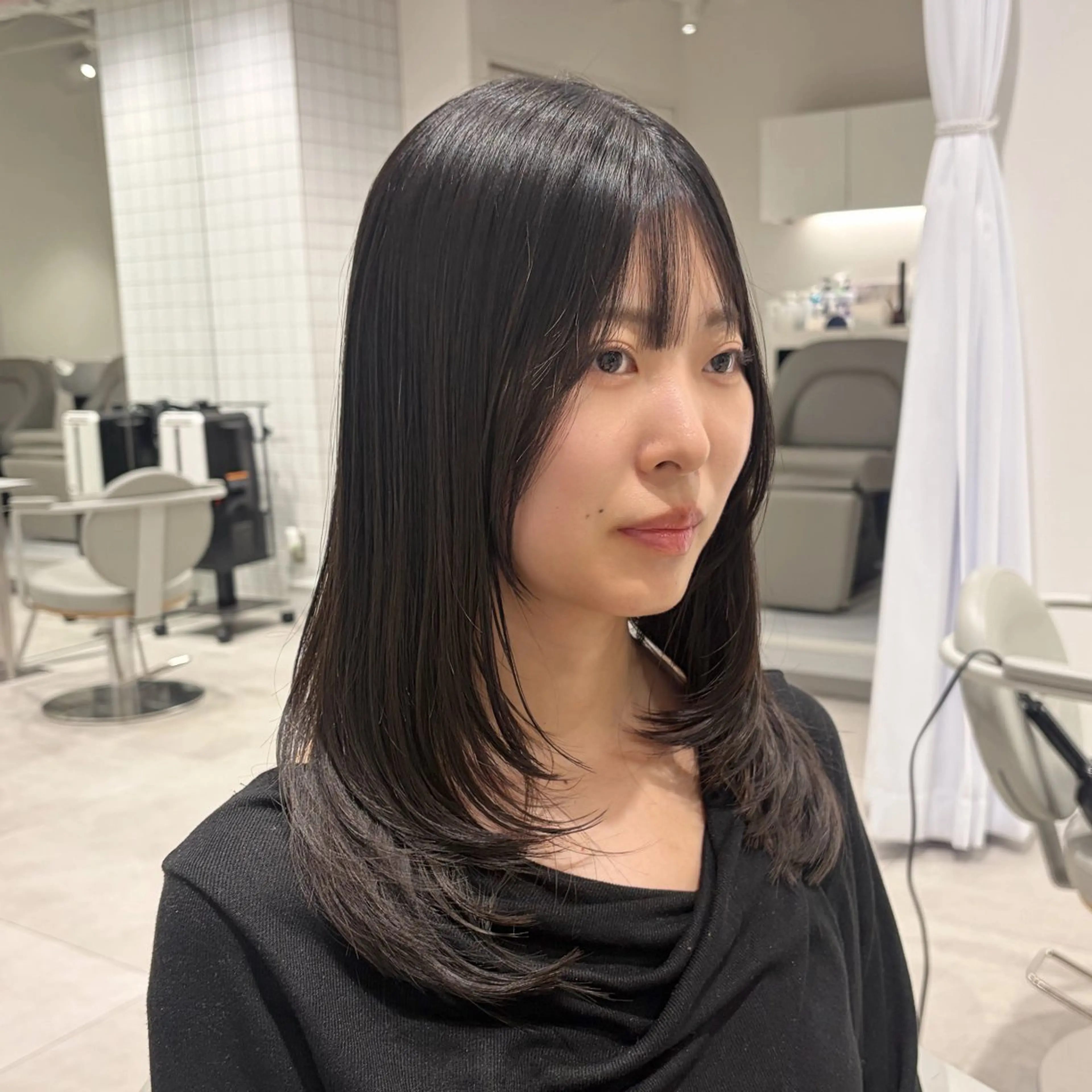 セミロング セミロングレイヤー レイヤーカット レイヤー♡ 石川優奈のヘアスタイル