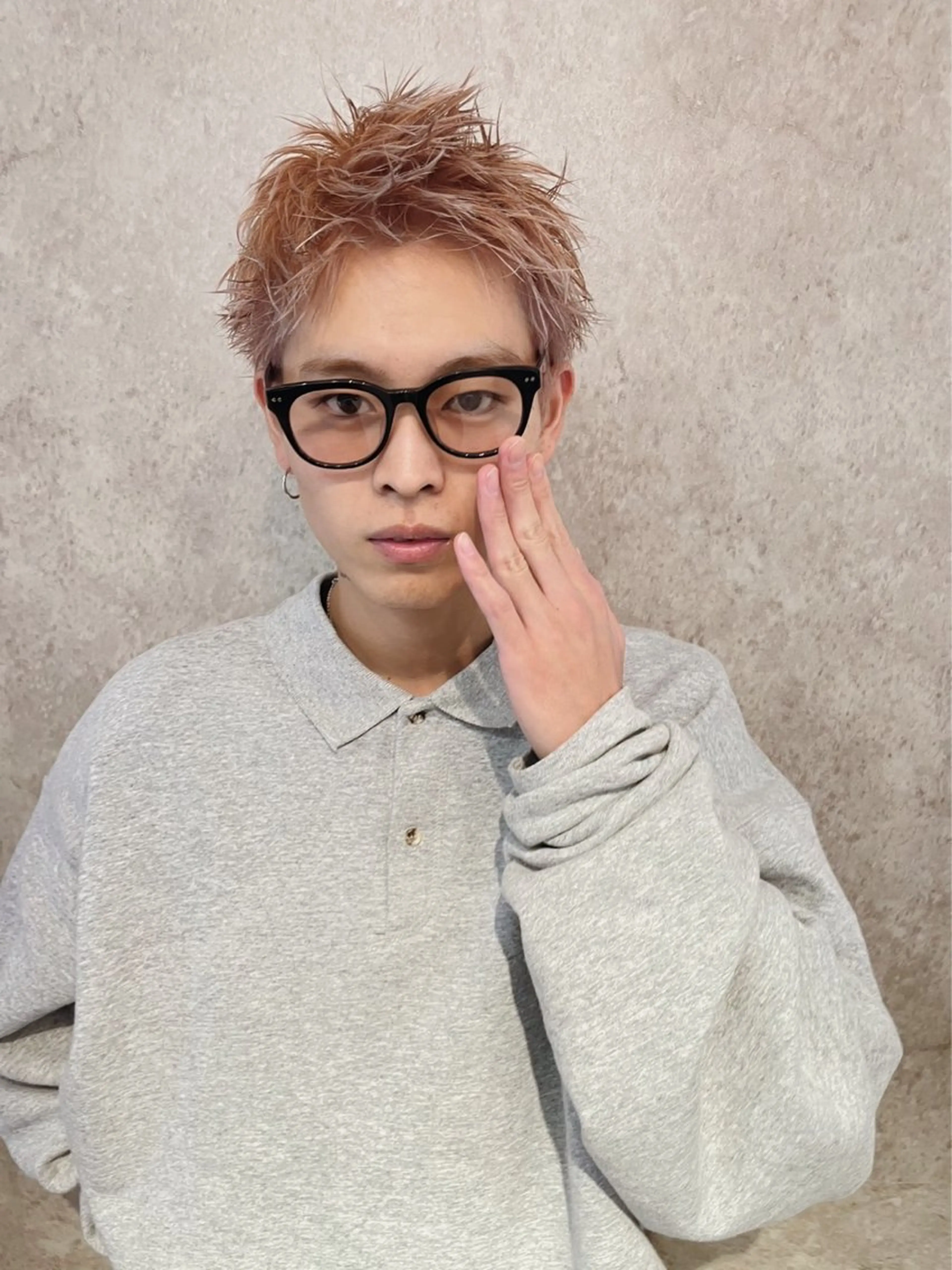 ショート カラー パーマ ヘアアレンジ メンズ メンズブリーチ センターパート マッシュ メンズパーマ プードルパーマ カット トリートメント ショートヘア原宿 fifth コシのヘアスタイル