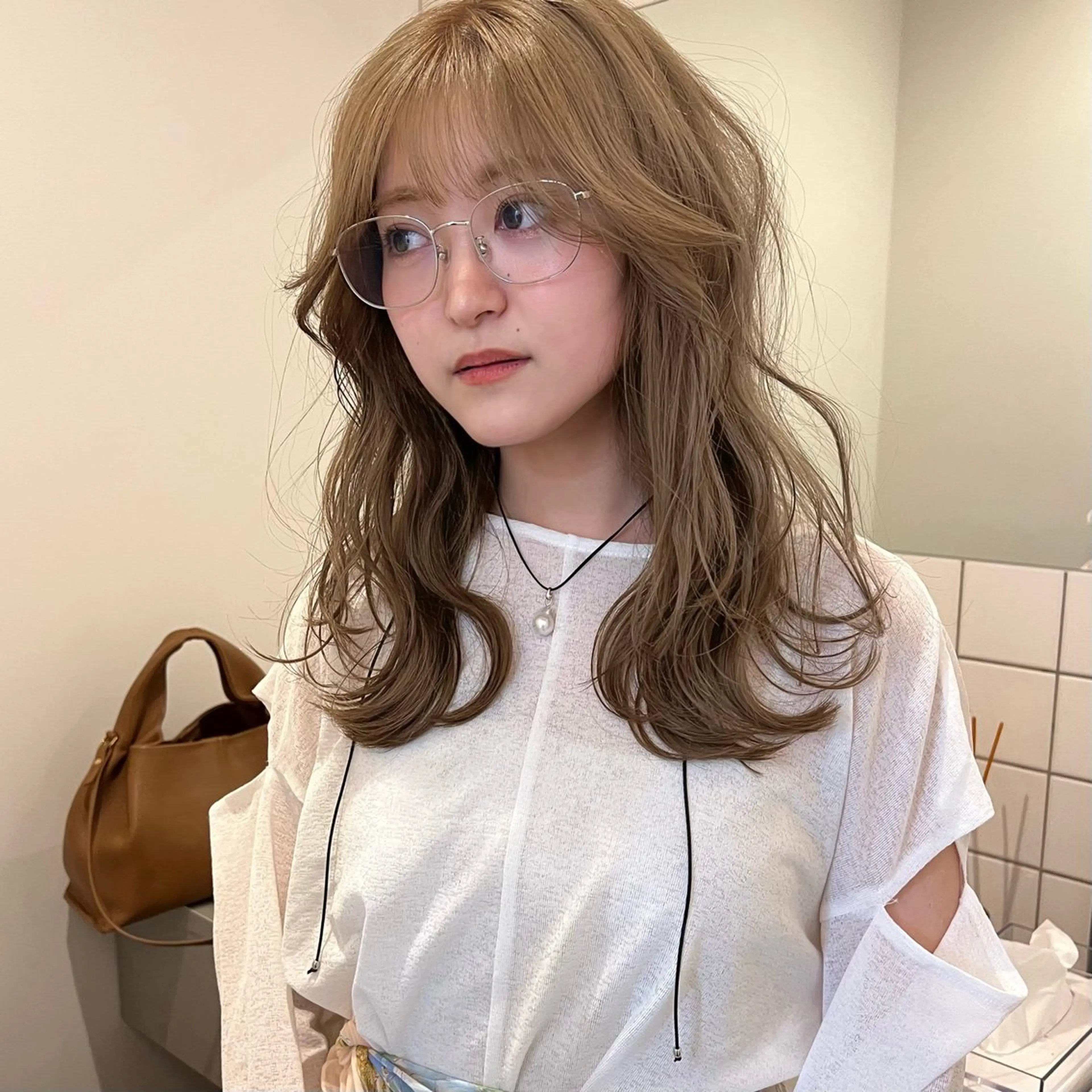 セミロング ヘアカラー 舟橋耀/ブリーチカラ ー/レイヤーカットのヘアスタイル