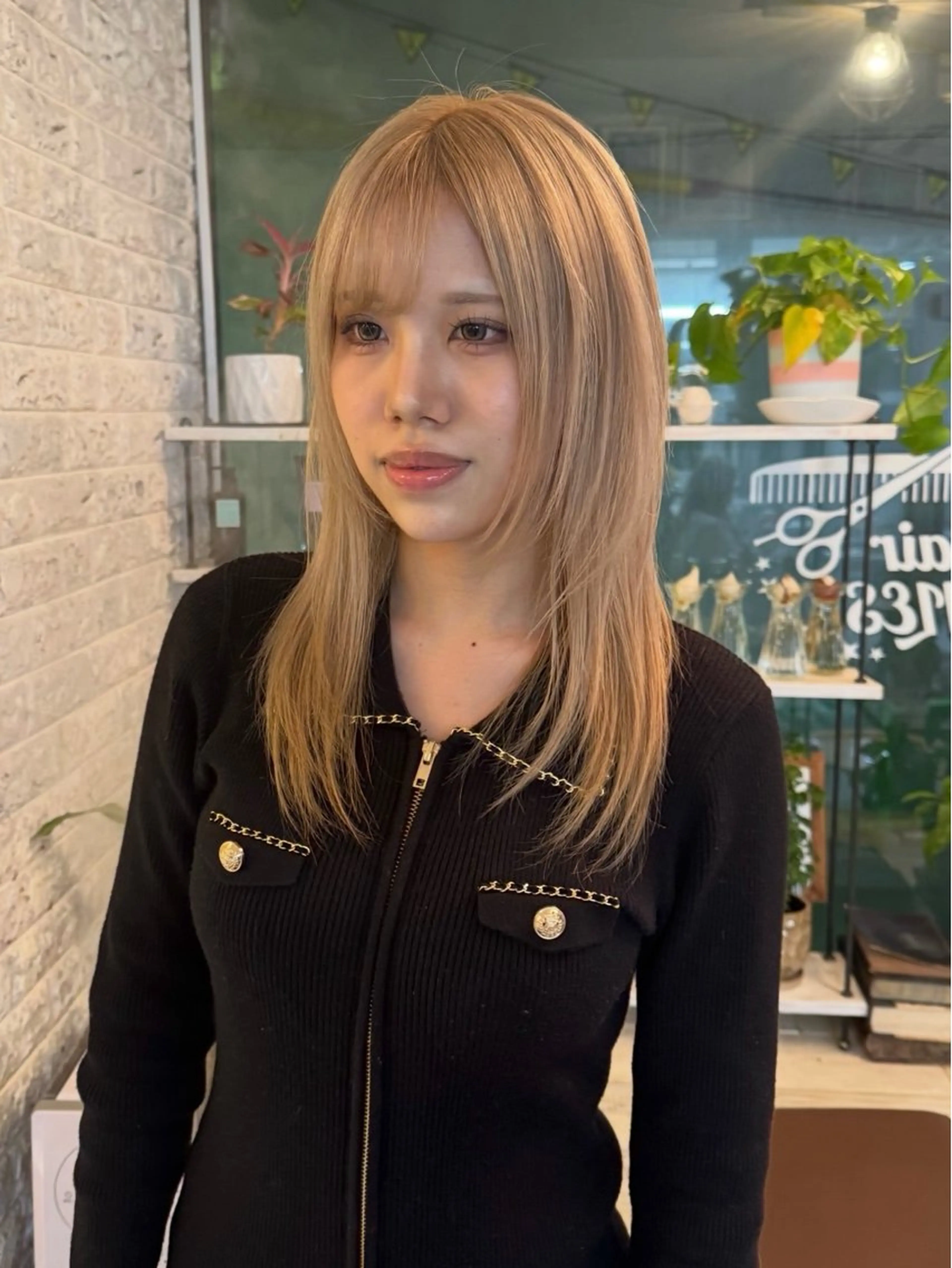 ミディアム カラー レイヤーウルフ エクステ磯部のヘアスタイル