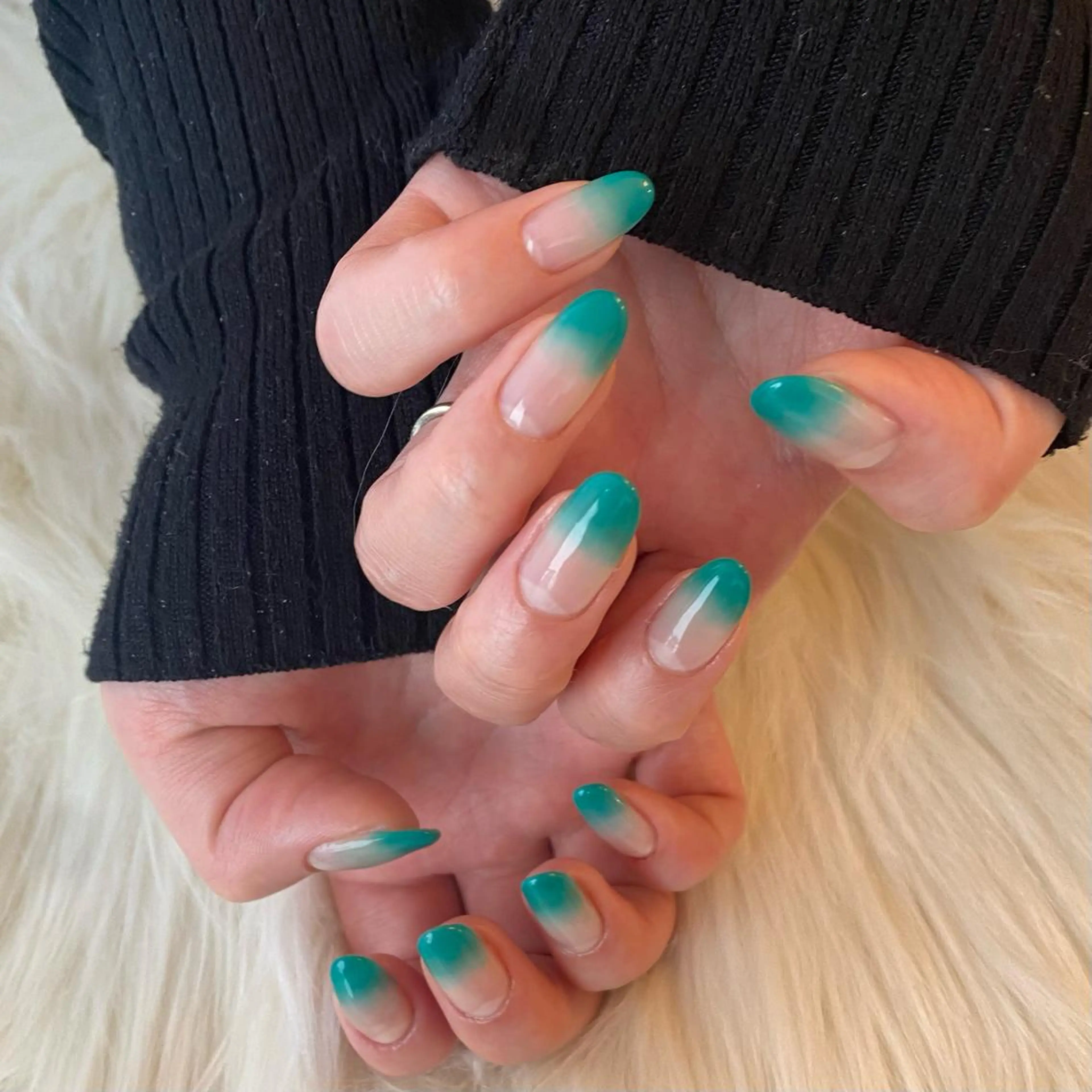 ネイル グラデーション ハンドネイル ティアラリュクス 中島公園店のネイルデザイン