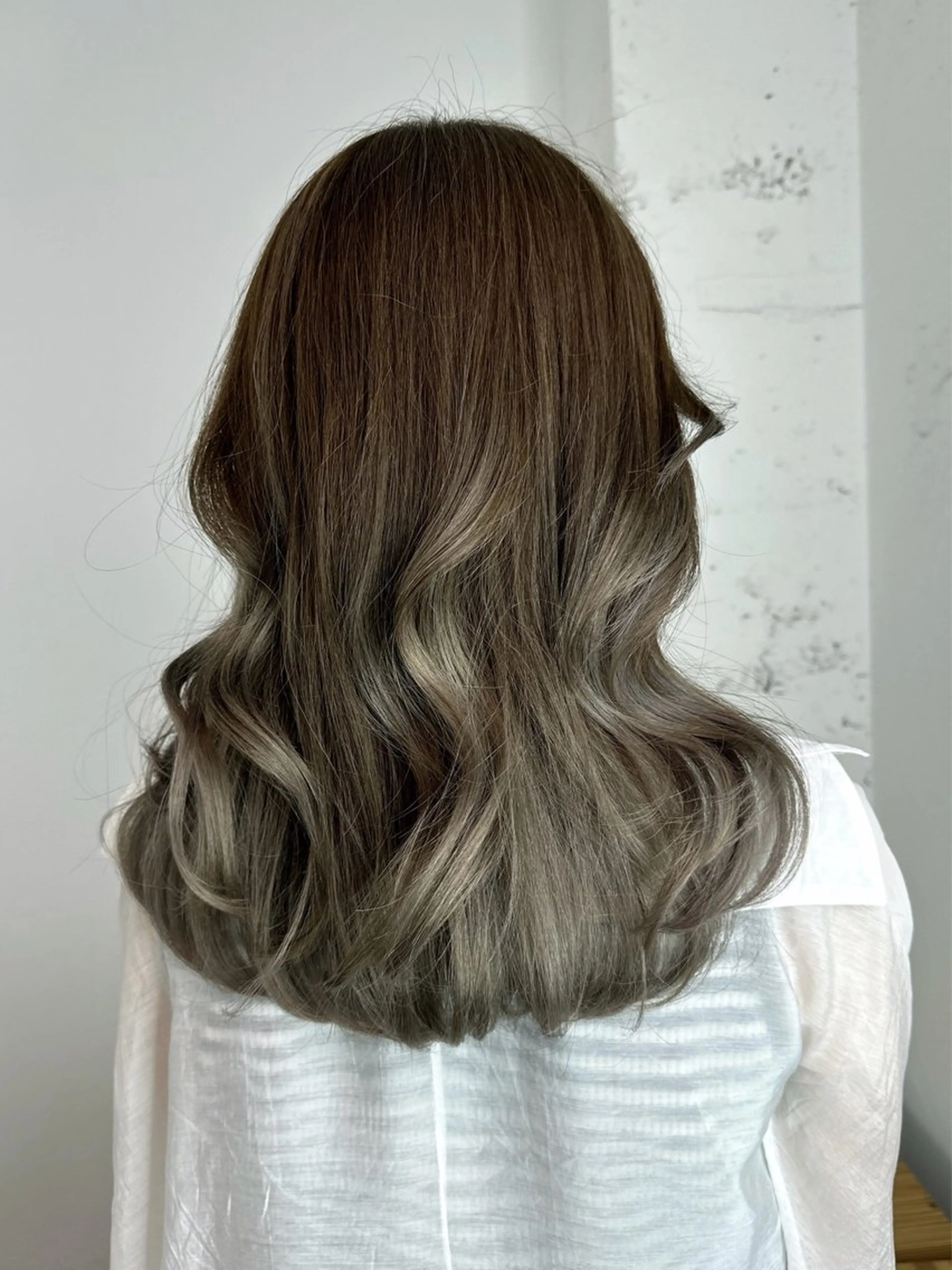ロング カラー バレイヤージュ ブリーチ レイヤーカット ALBUM新宿所属・リクト /レイヤーカットのヘアスタイル