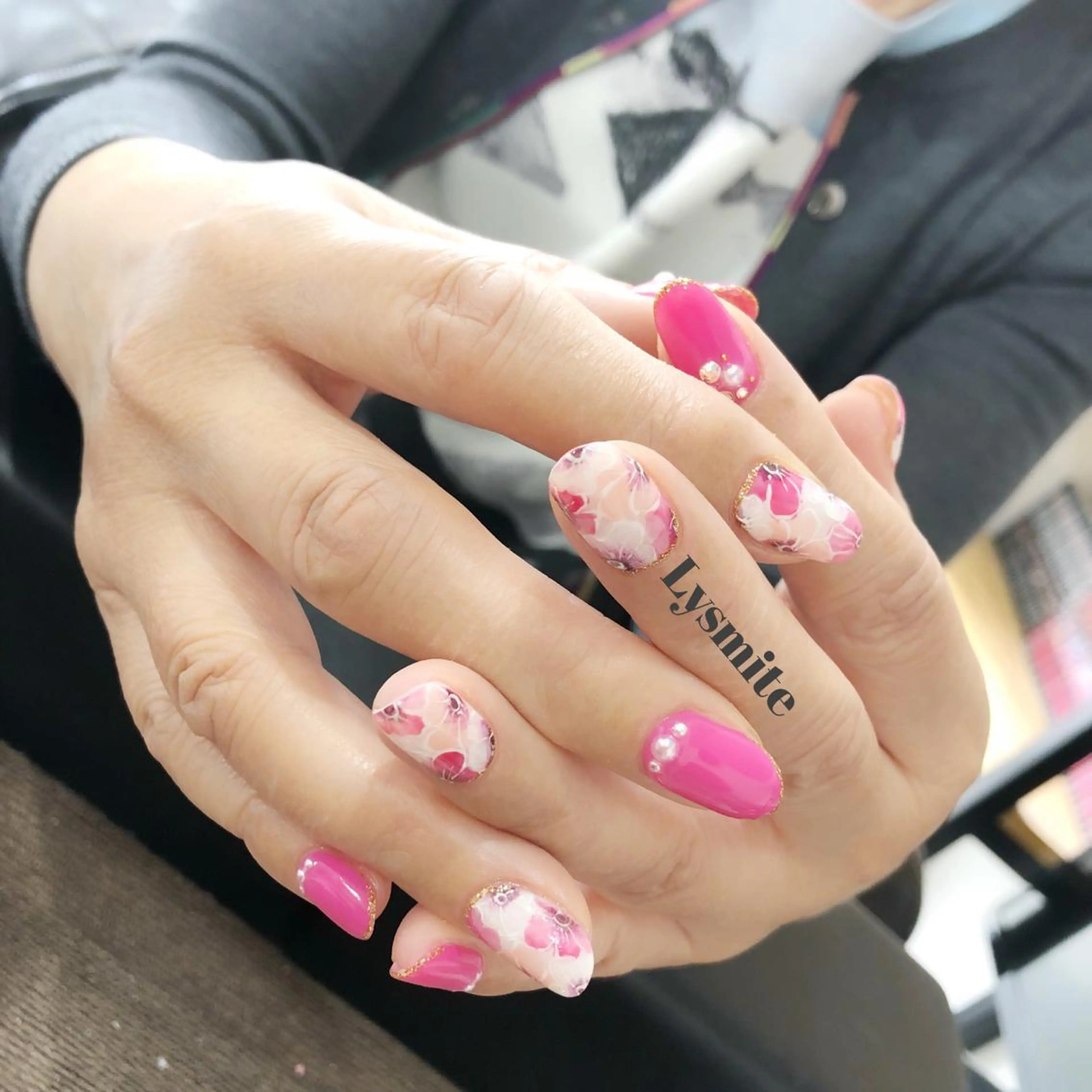 ネイル 岩本 美香のネイルデザイン