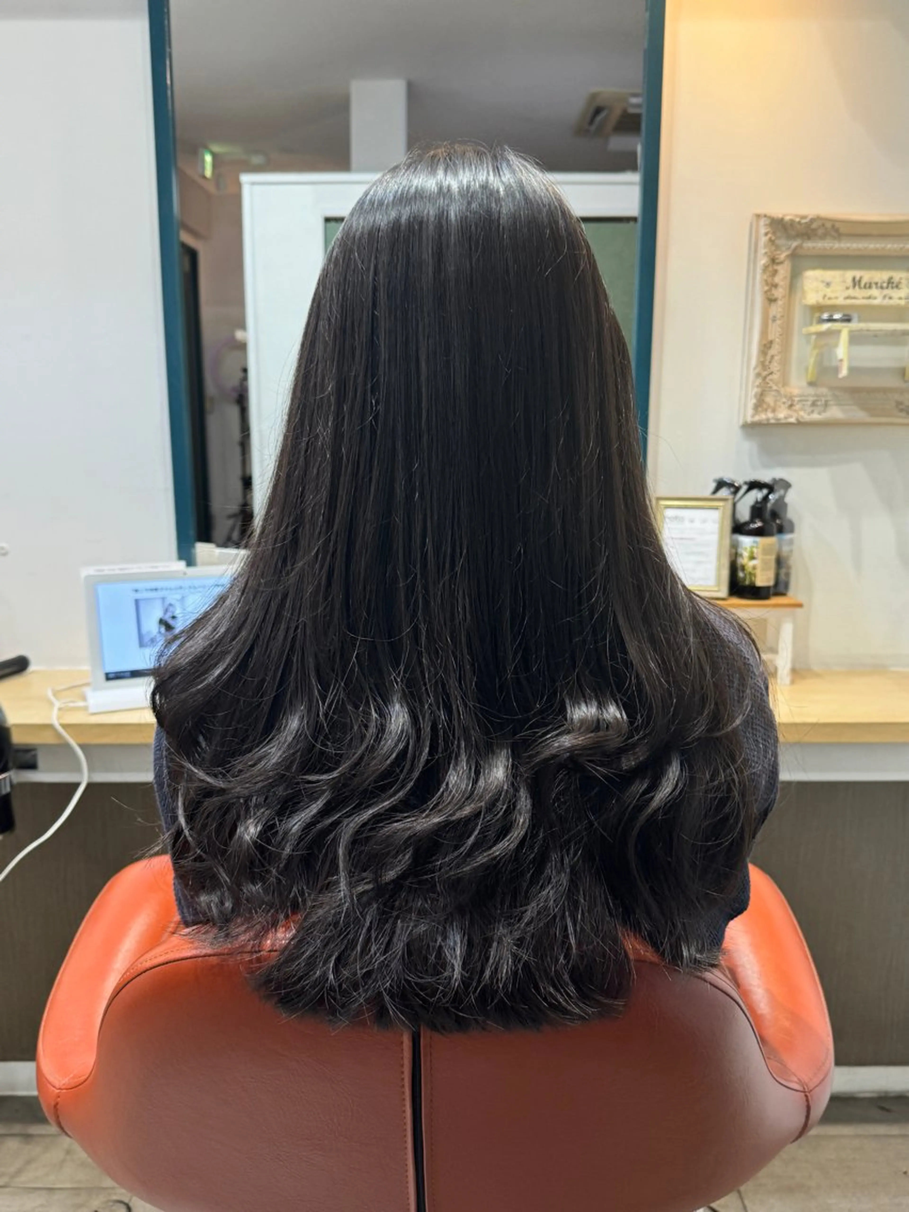 ロング カラー 大塚 しおりのヘアスタイル