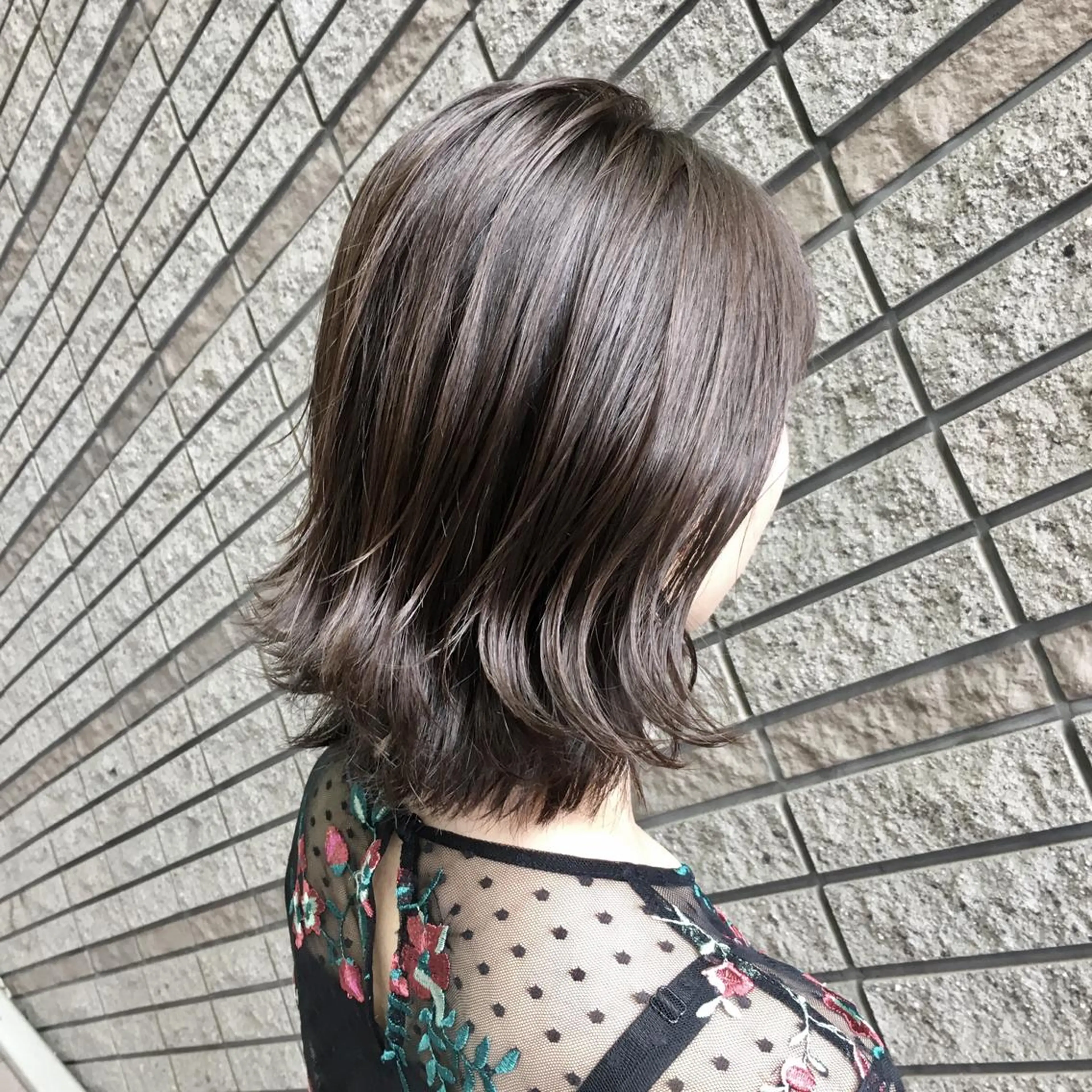 ショート カラー グレージュ イルミナカラー 外国人風カラー カット ヘアカラー トリートメント ブリーチ/バレイヤ ージュ川端裕司のヘアスタイル