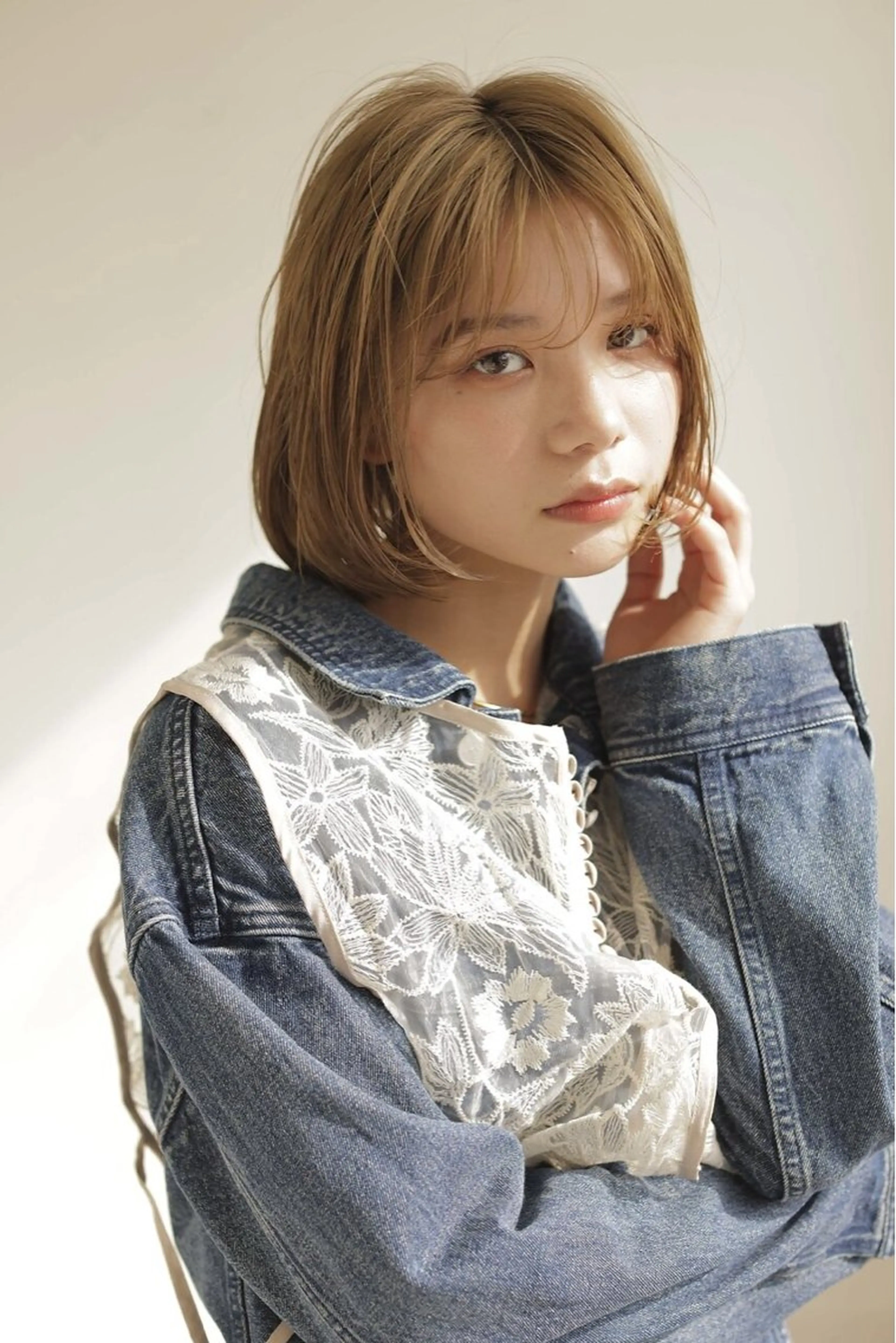 ミディアム 長岡 明音のヘアスタイル