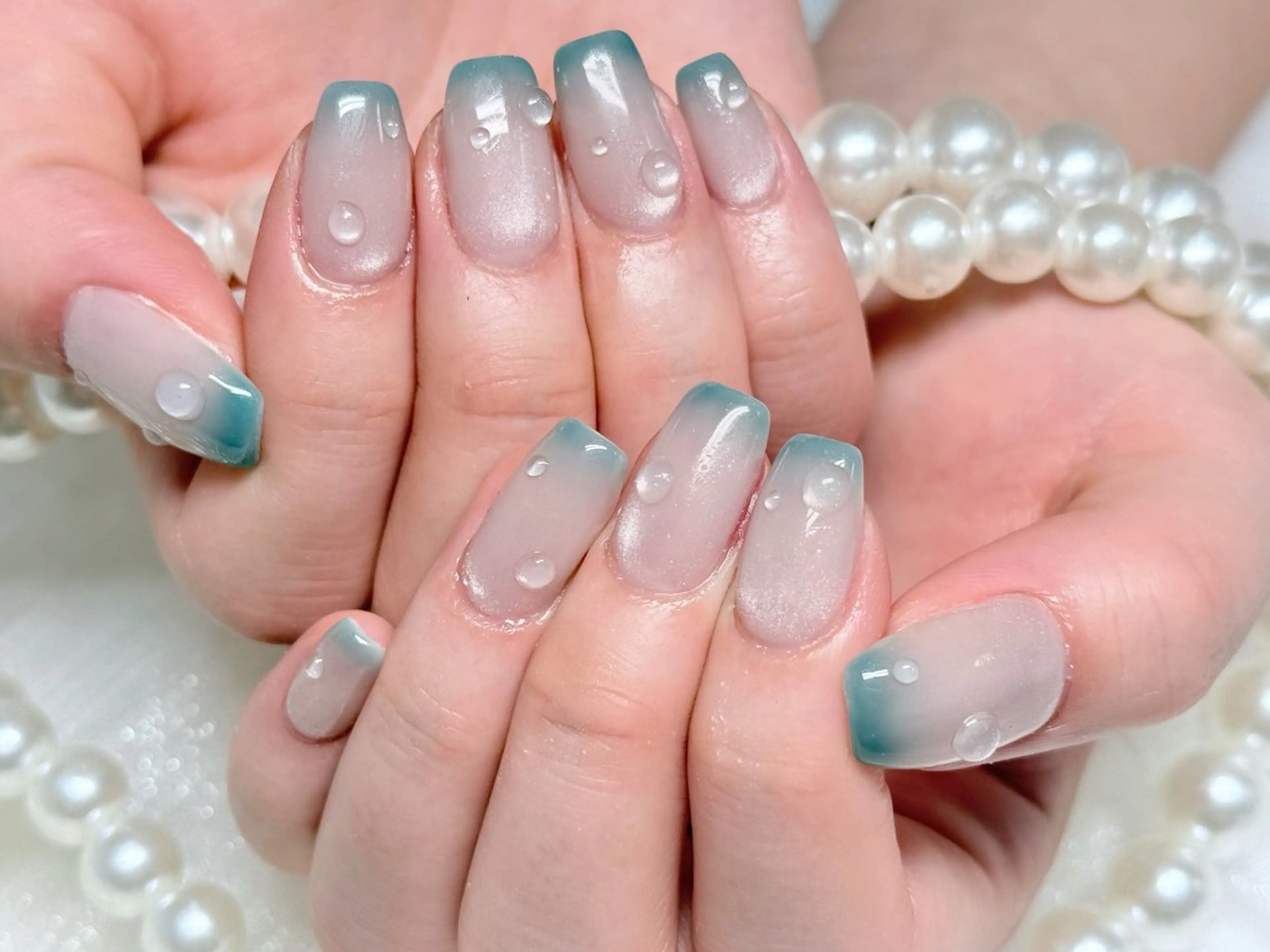 ネイル オーロラネイル 長さ出し フレンチネイル ガーリー キラキラネイル RIn 🎀のネイルデザイン