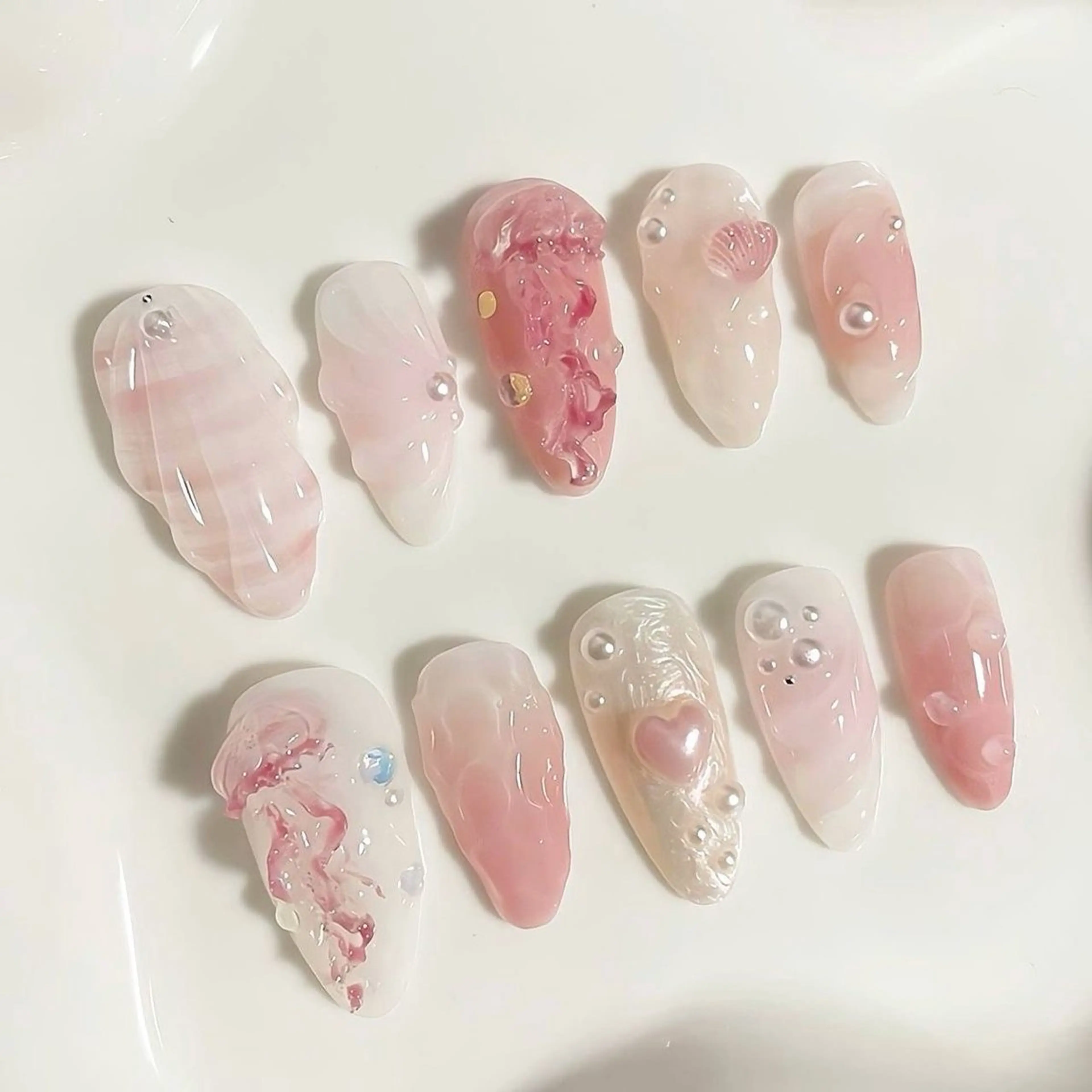 ネイル キラキラネイル 韓国ネイル ロングネイル ワンホンネイル ハンドネイル Josie nail salonのネイルデザイン