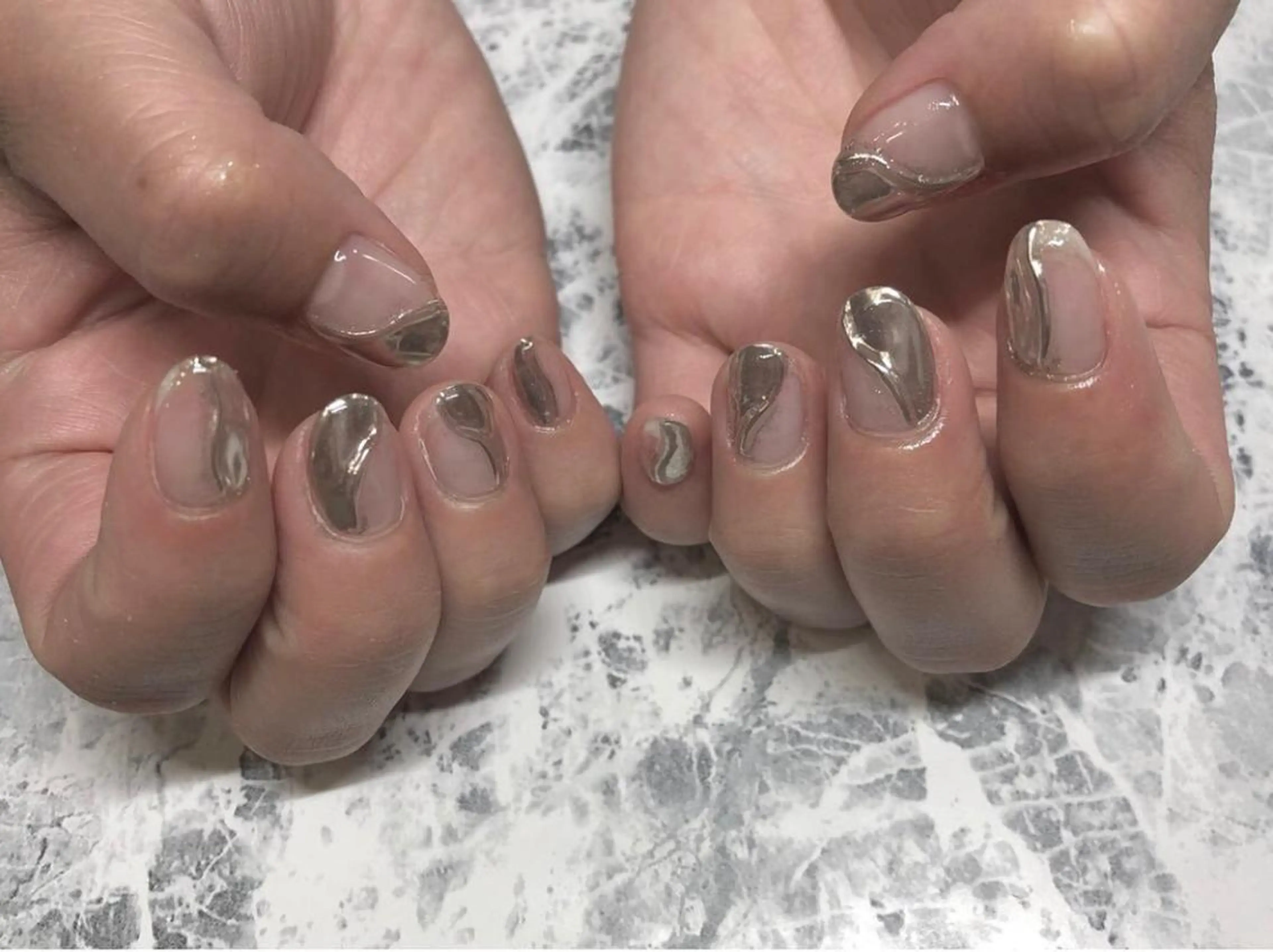 ネイル 持ち込み シルバー ハンドネイル パラあり！フィルイン 美フォルムのネイルデザイン