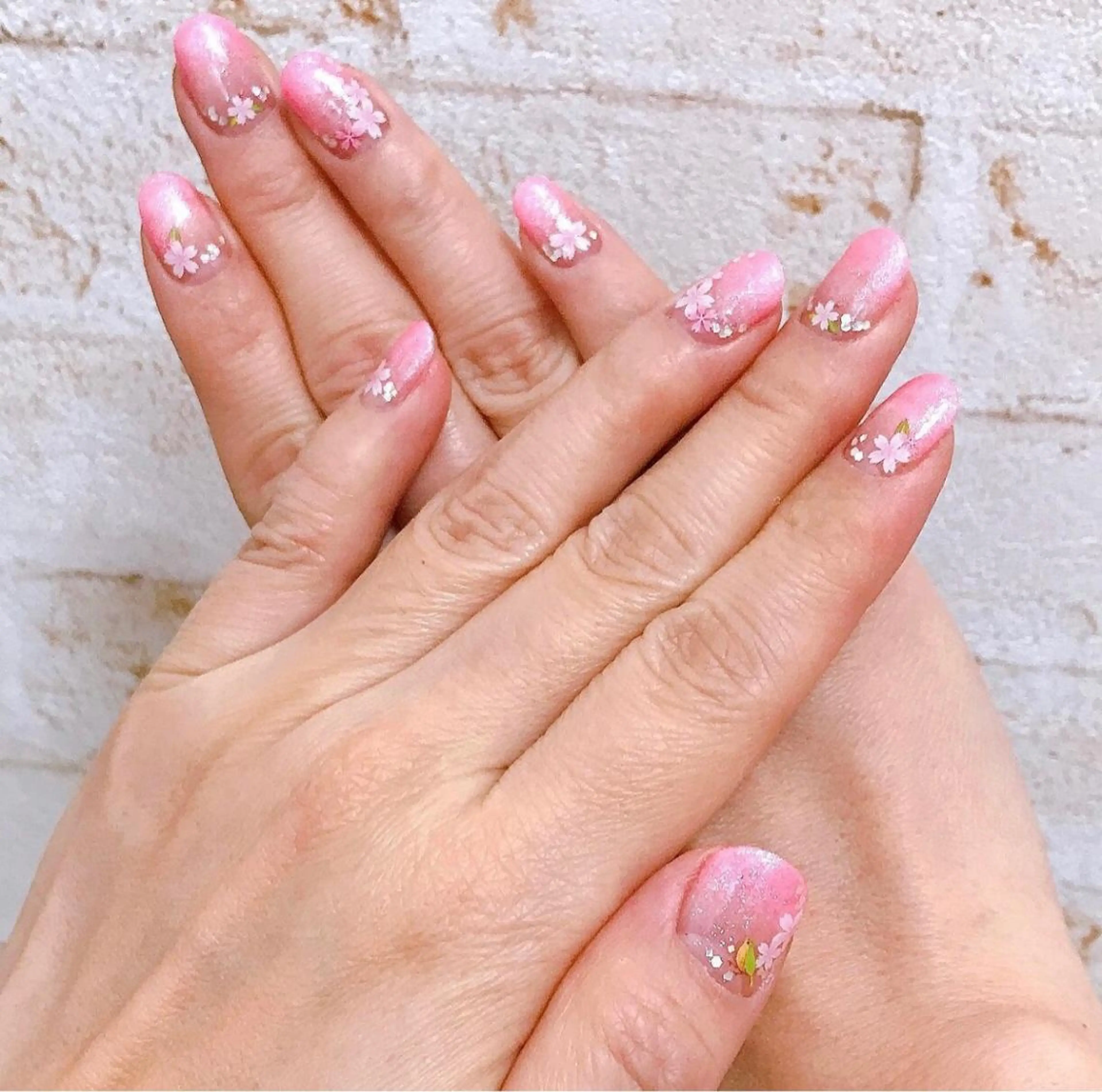 ネイル 桜ネイル 入学式 ヘアーサロン ＳＯRＡお顔剃りのエステ・リラクイメージ