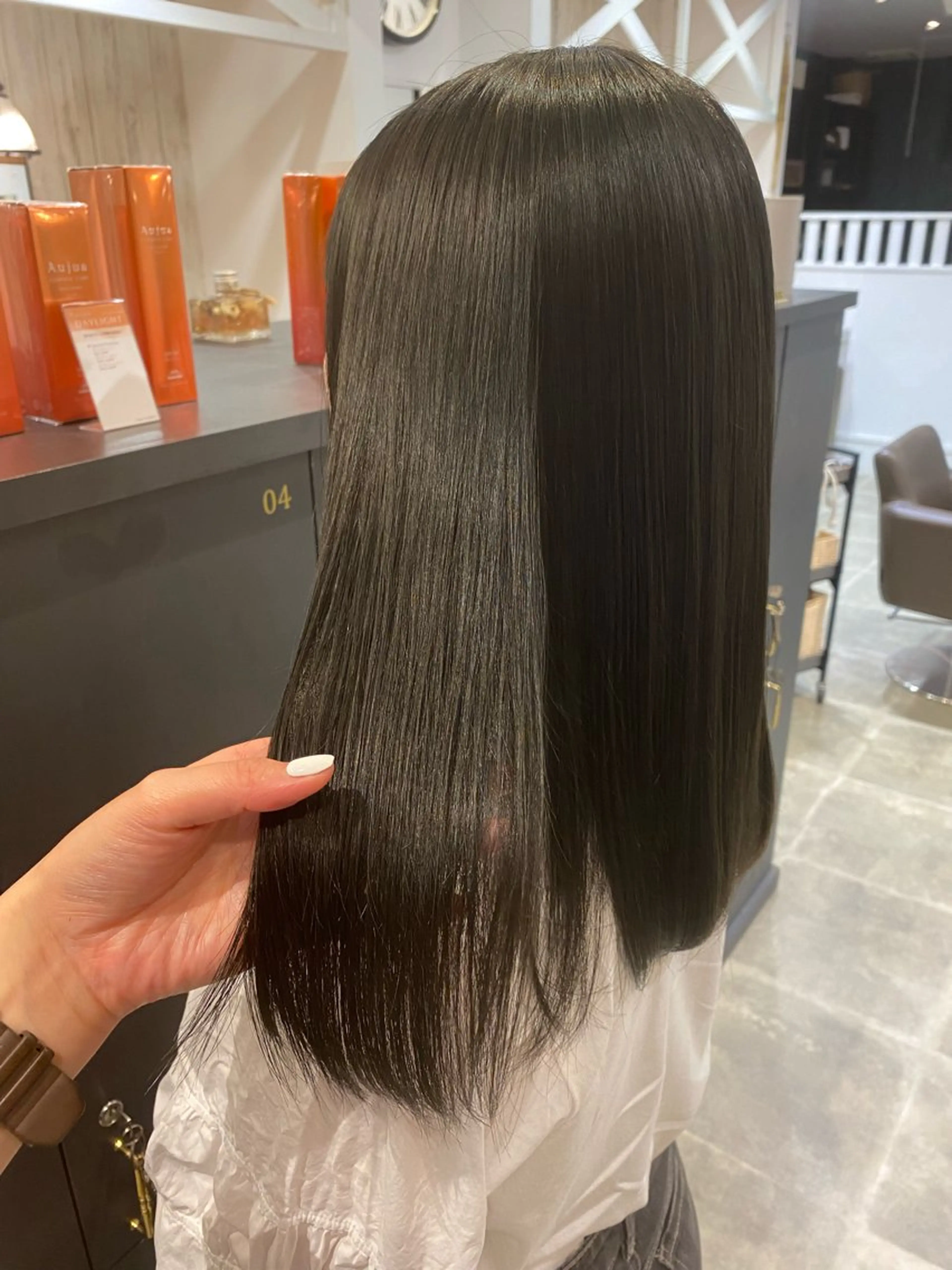 ロング カラー 透明感カラー グレージュ ヘアカラー 柴田 枝利子のヘアスタイル