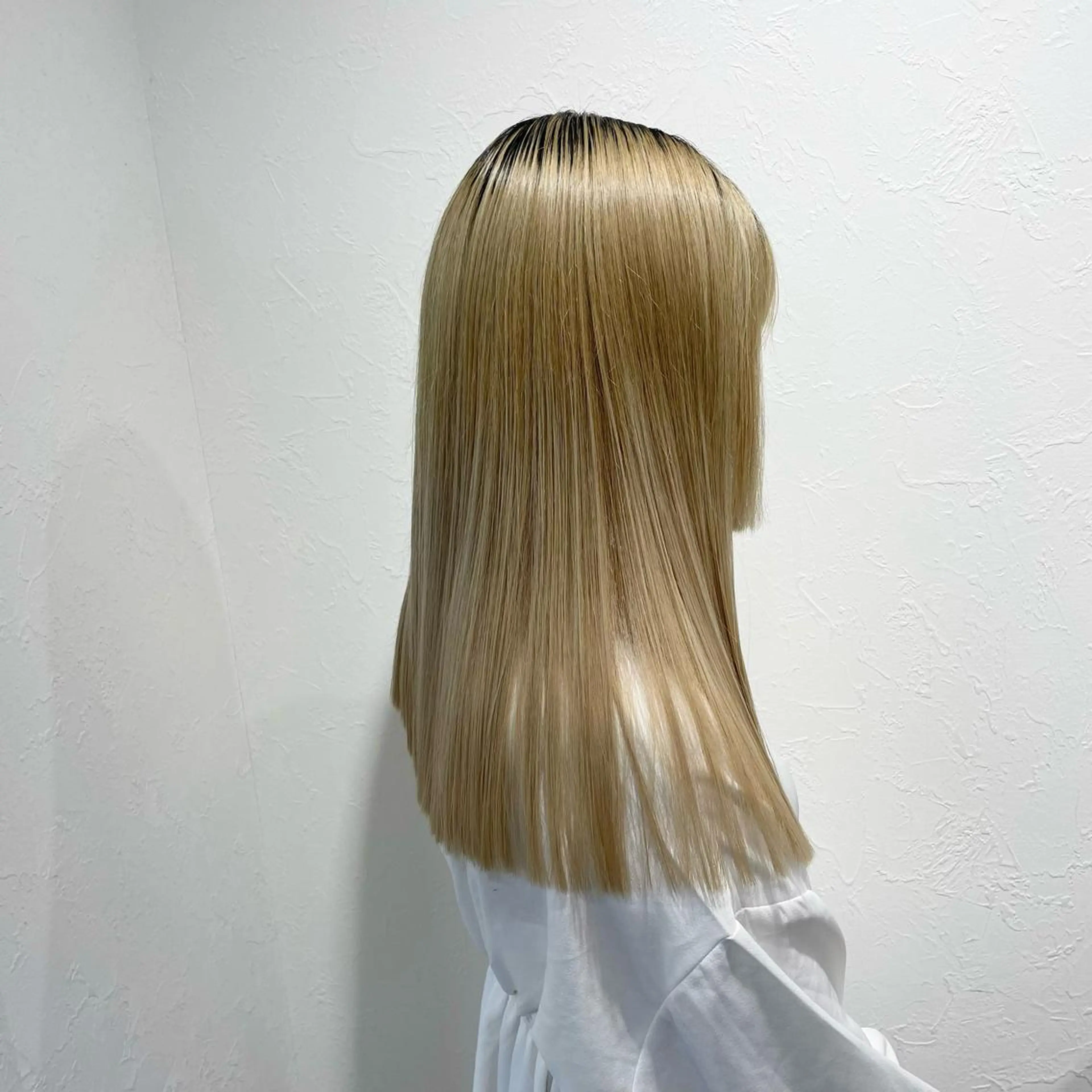 セミロング カラー shiho .のヘアスタイル