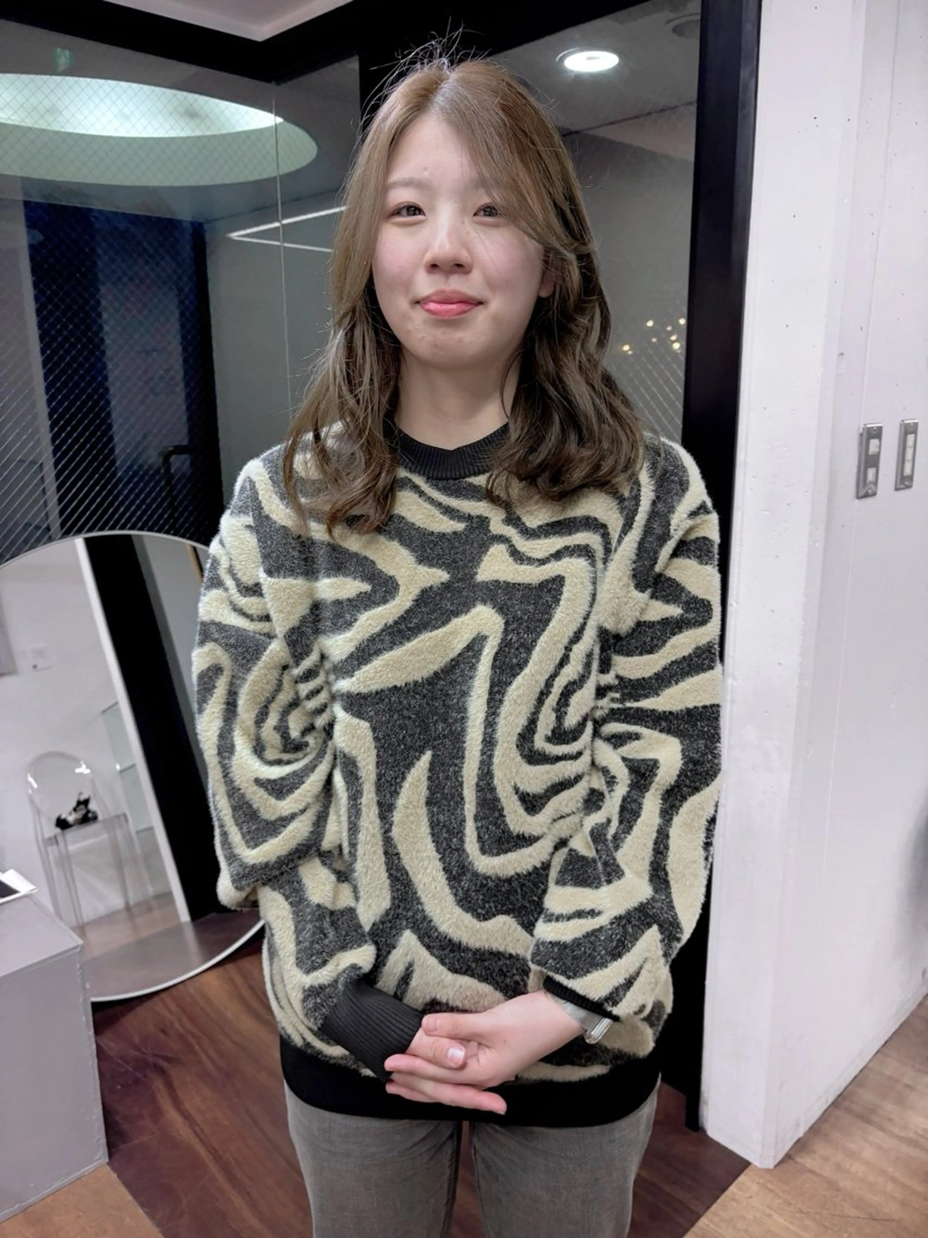 セミロング カラー アッシュ アッシュグレー アッシュグレージュ グレージュ ラベンダーカラー 柔らかストレートと ツヤカラー/和田陽向のヘアスタイル