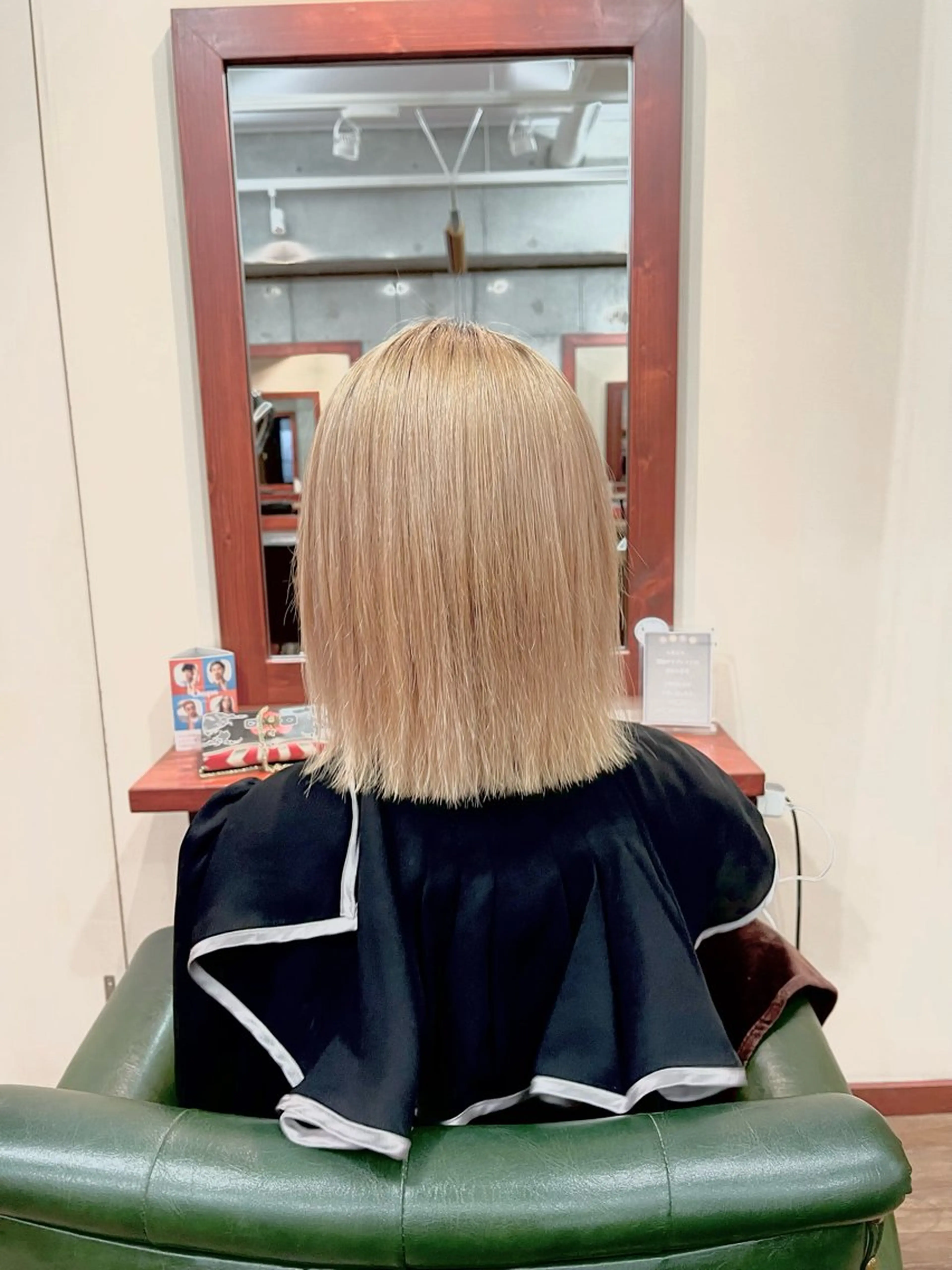 カラー ベージュカラー ブリーチ ヘアカラー テライ ケイショウのヘアスタイル