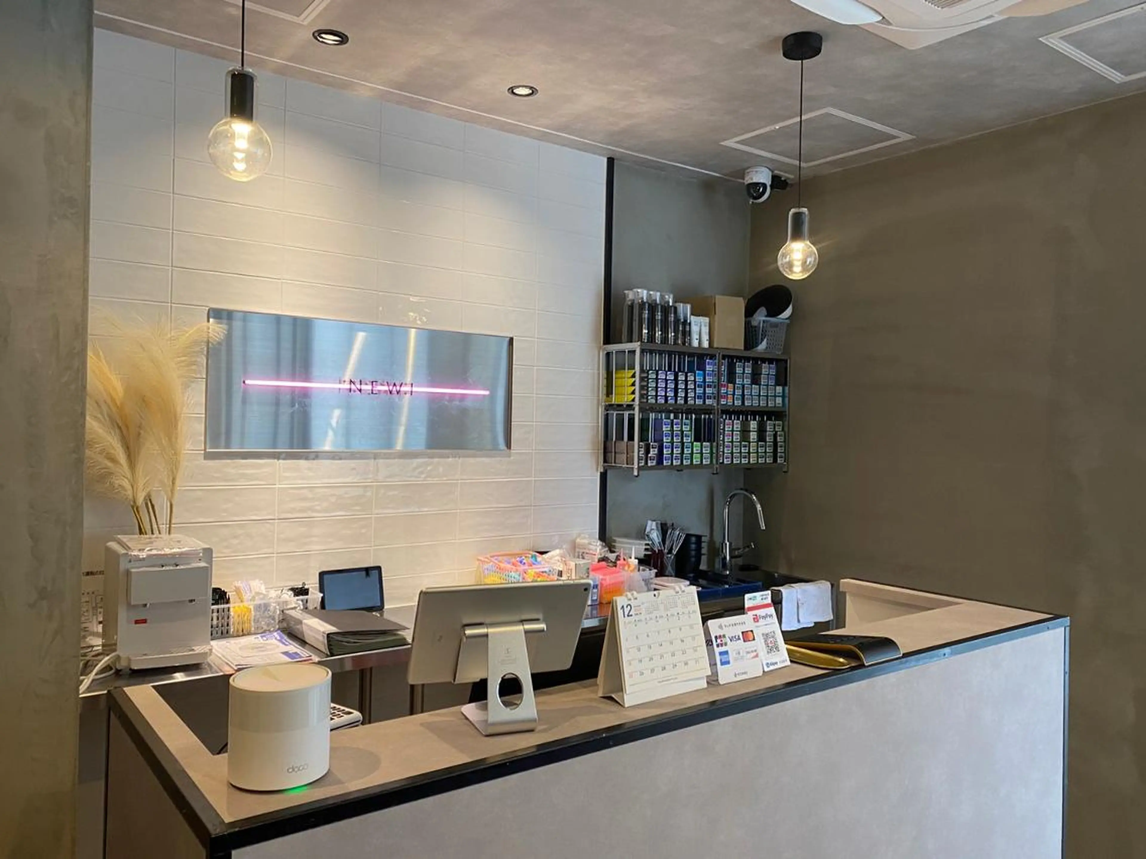 セミロング ヘアアレンジ パーマ カラー アディクシーカラー ケアカラー 髪質改善 トリートメント ストレートパーマ カット ヘアカラー トリートメント ヘアケア特化型サロン newi 梅田のヘアスタイル