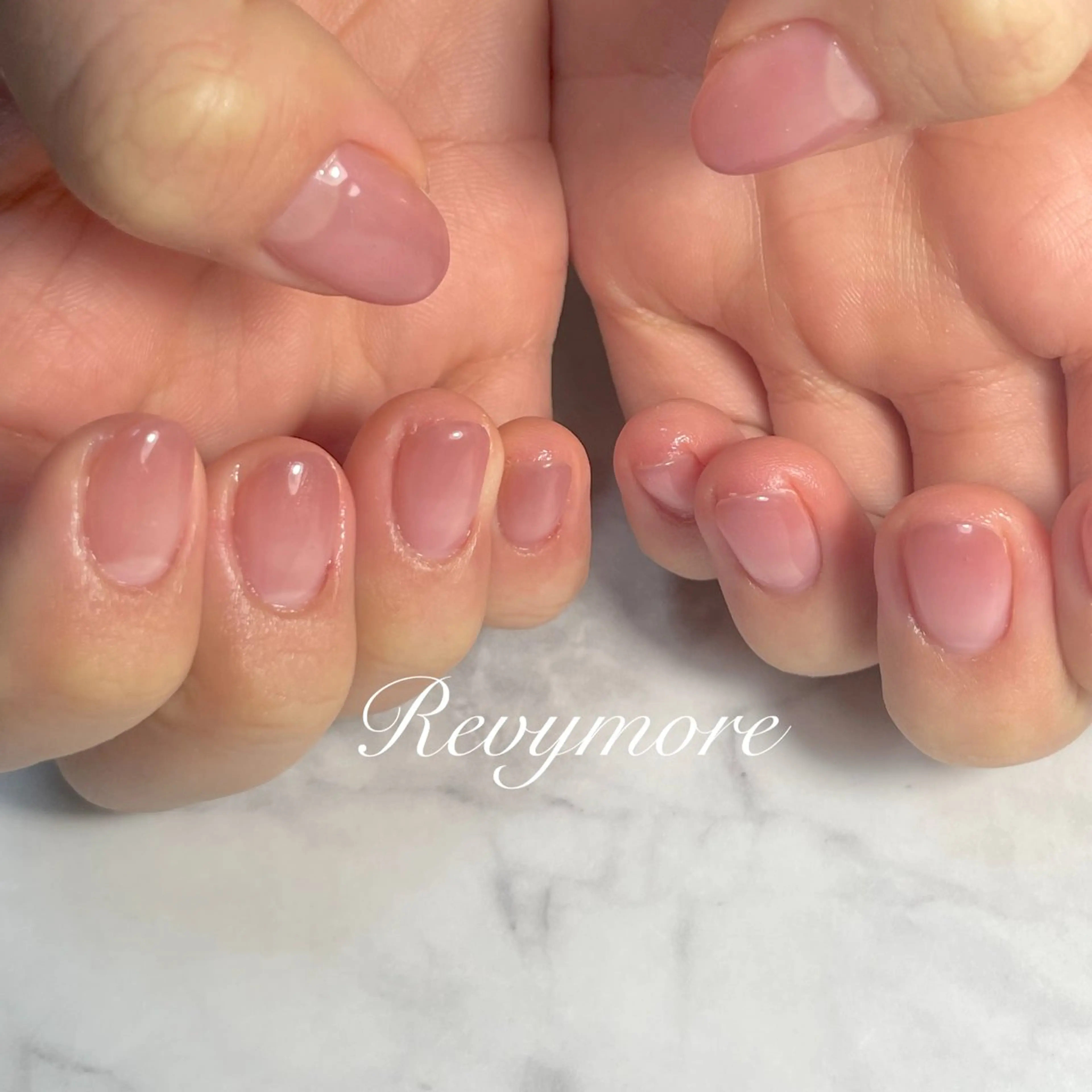 ネイル ジェルネイル グラデーション 韓国ネイル ニュアンスネイル オフィスネイル nail salon Revymoreのネイルデザイン