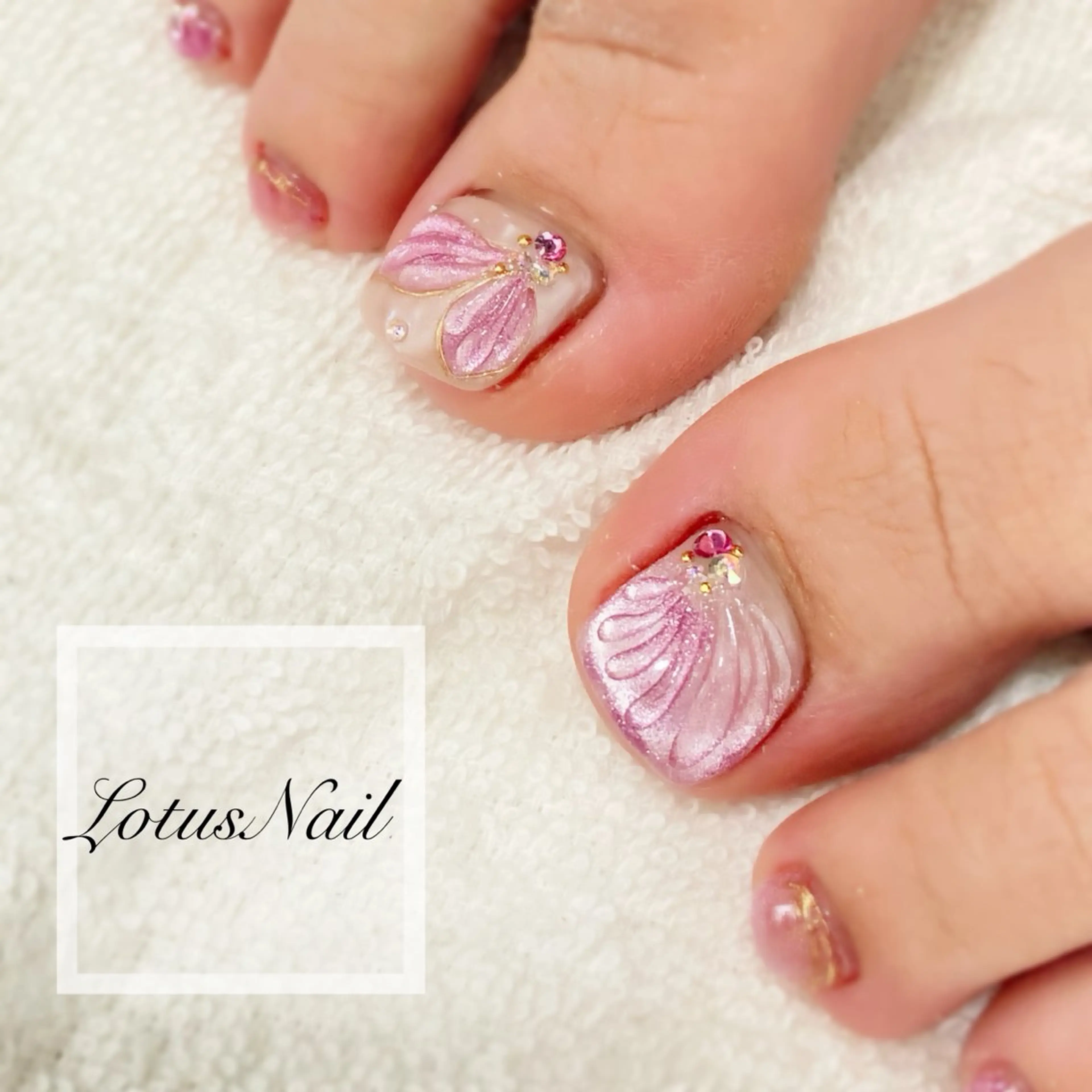 ネイル フットネイル 夏ネイル フットネイル Lotus Nailのネイルデザイン