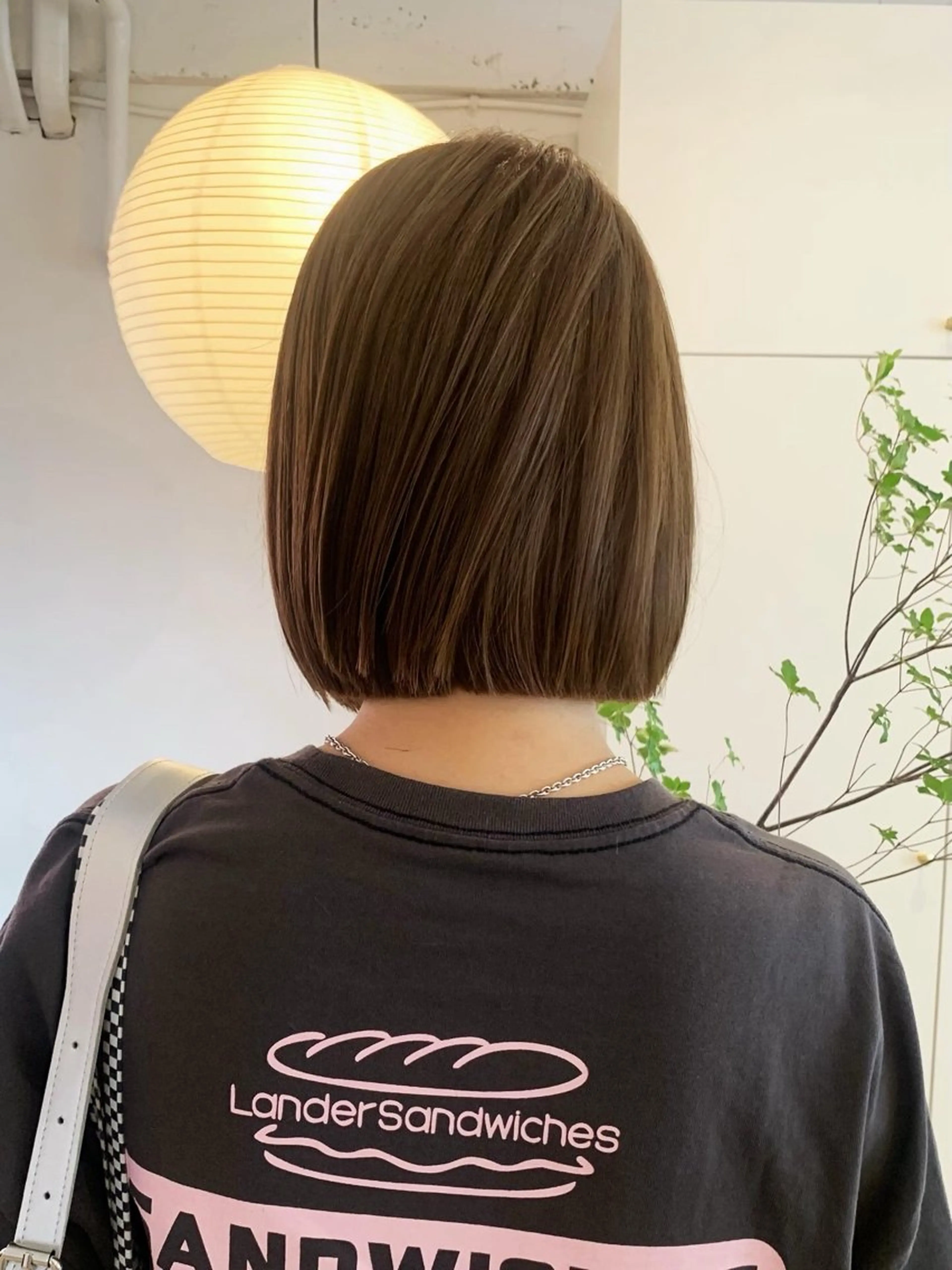 ショート カラー ベージュカラー ブリーチ ボブ カット ヘアカラー 落合希 Olivebeigeのヘアスタイル