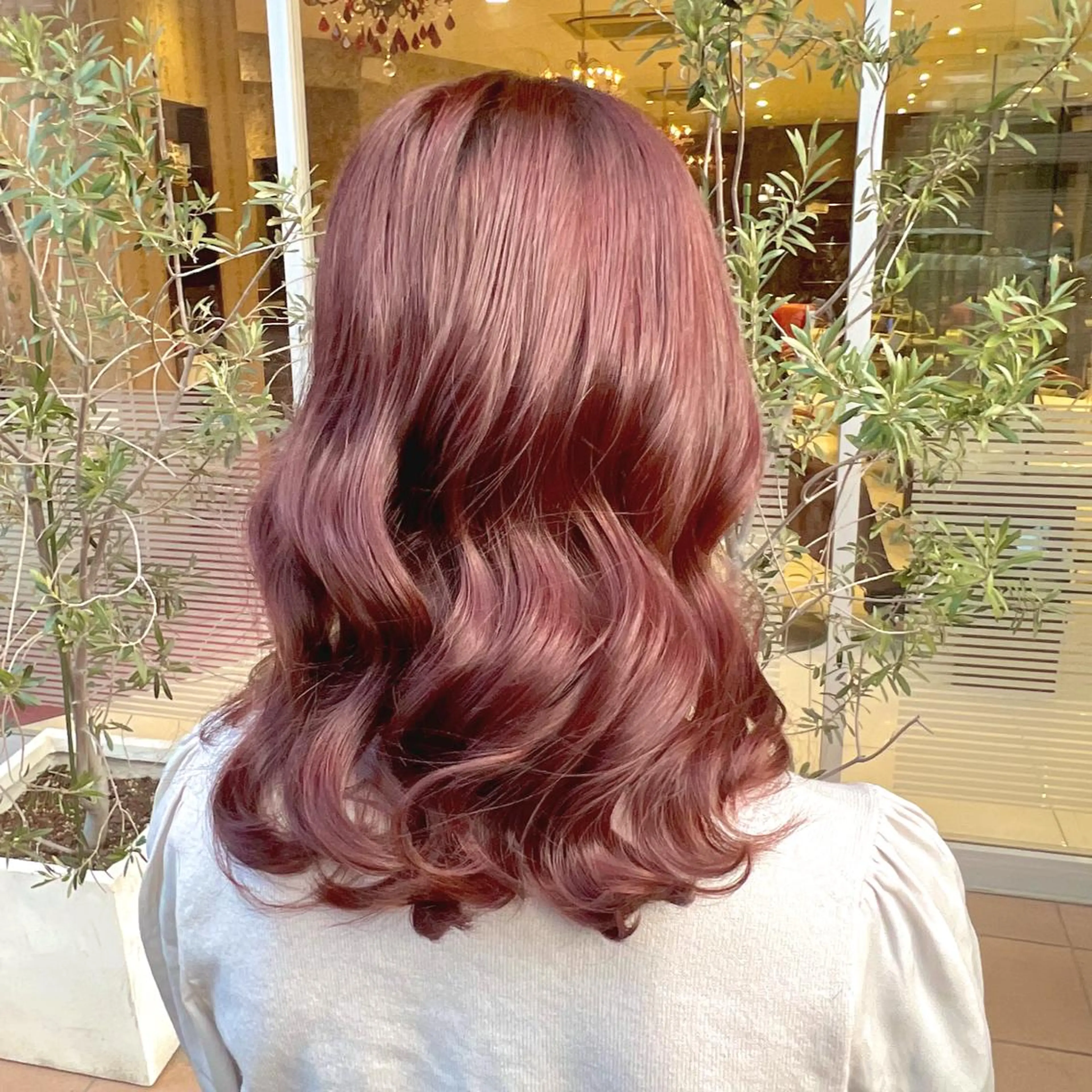 セミロング カラー カット ヘアカラー トリートメント 美髪矯正/髪質改善 /透明感ある艶カラーのヘアスタイル