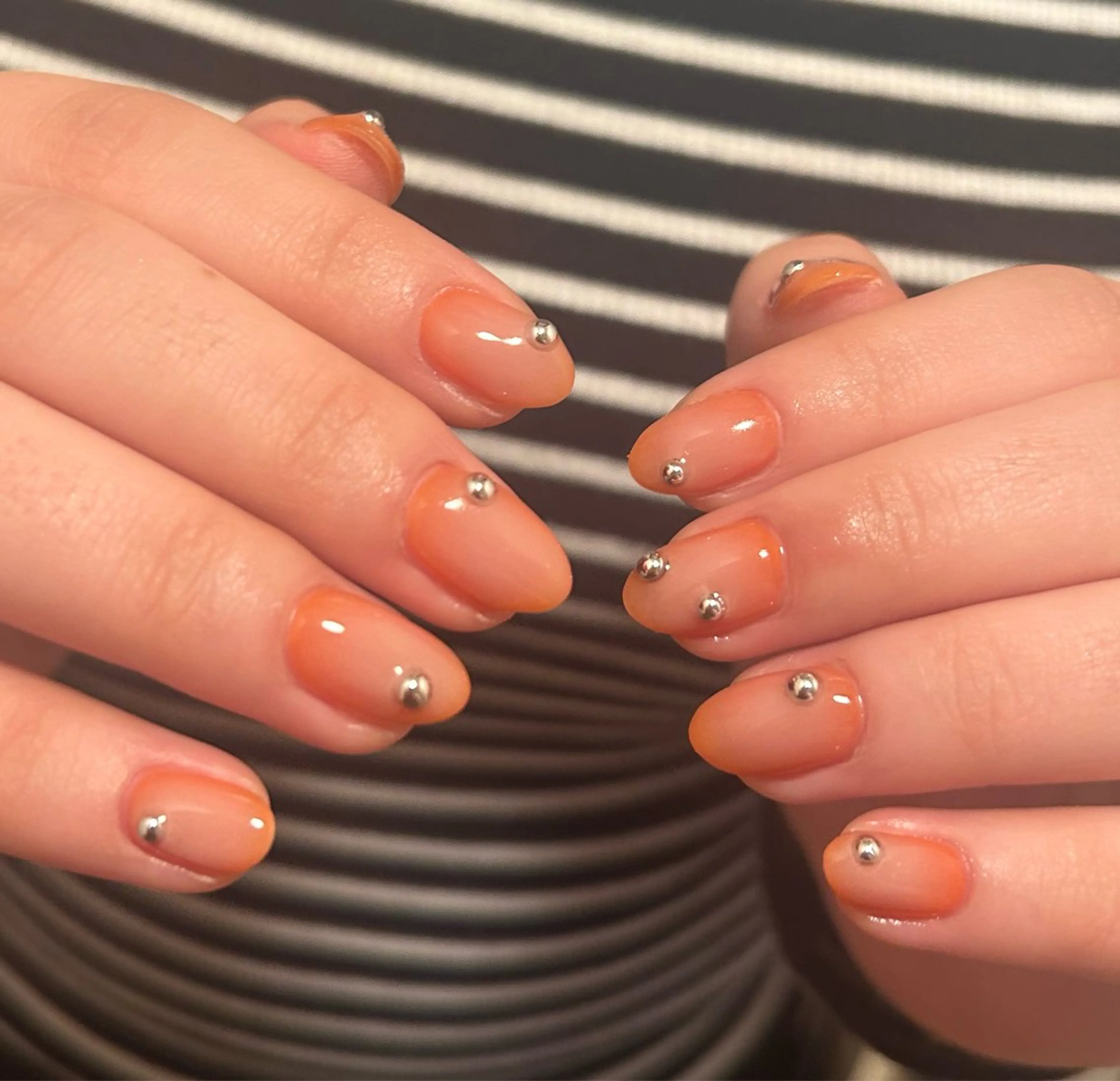 ネイル ハンドネイル フットネイル 三味 夏生のネイルデザイン