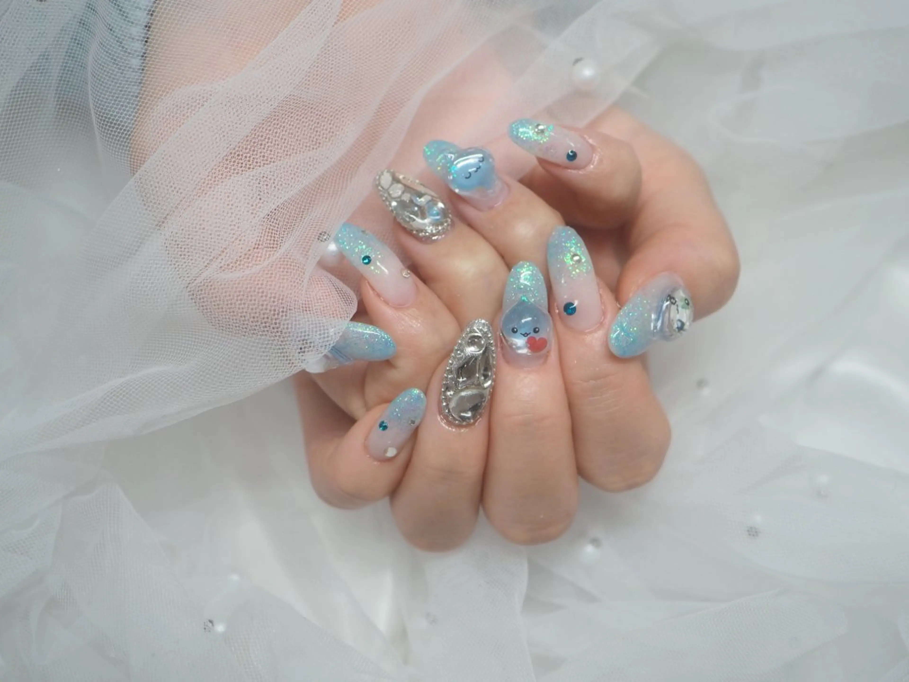 ロング ハンドネイル 中道 彩花のネイルデザイン