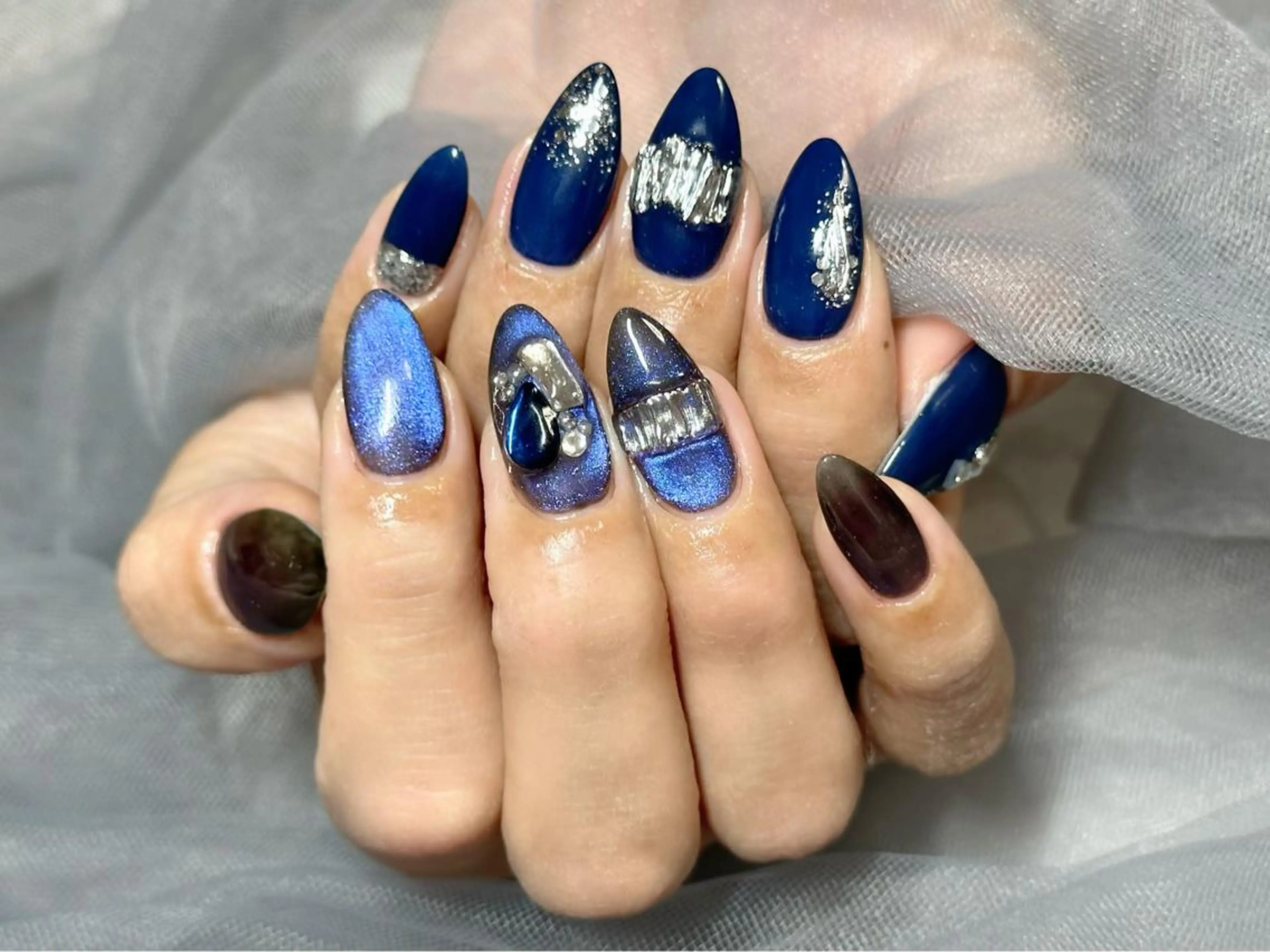 ネイル ブルー マグネットネイル ハンドネイル Nail Salon KURELLYのネイルデザイン