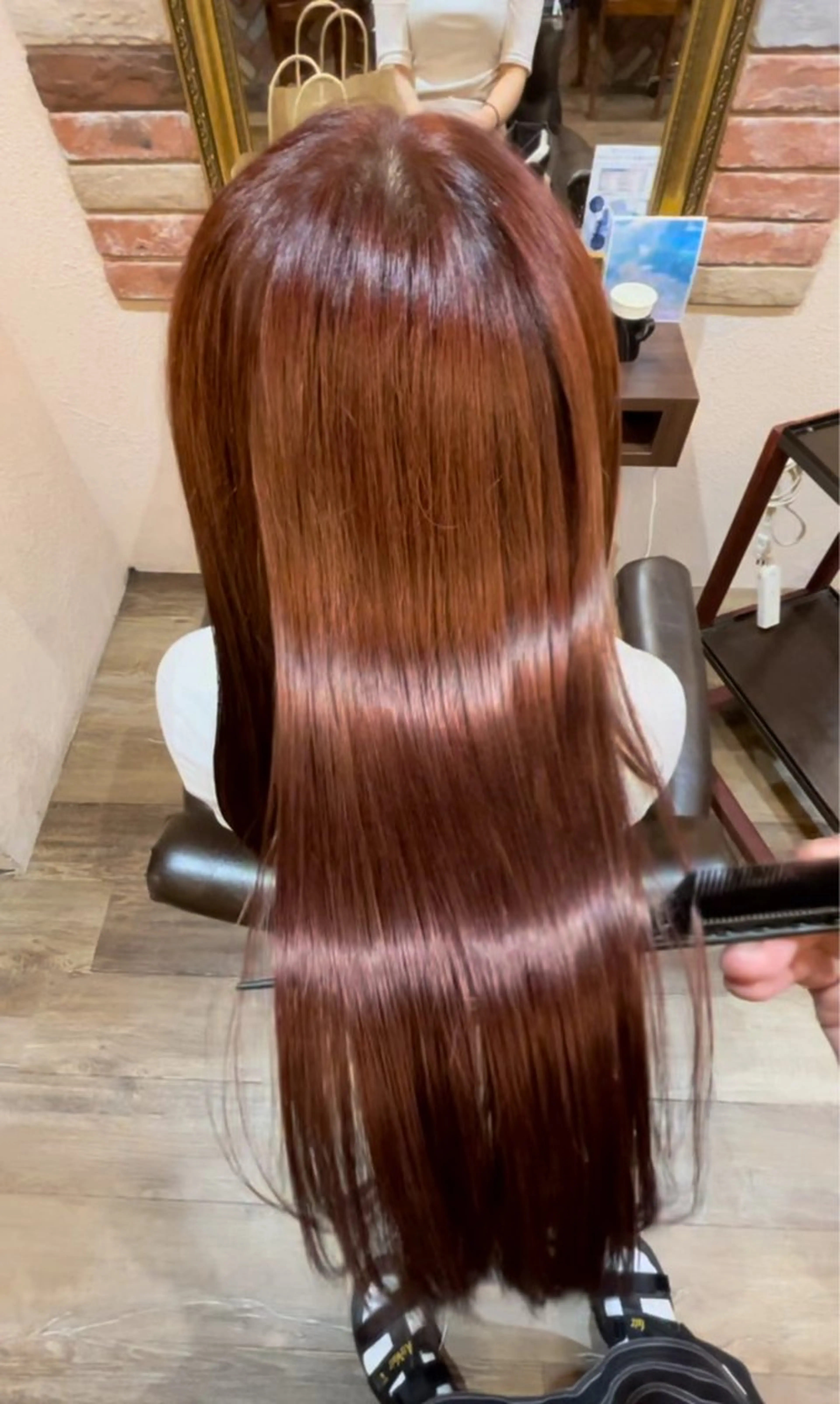 ミディアム カラー カシス レッドカラー 濱岸 蓮央のヘアスタイル