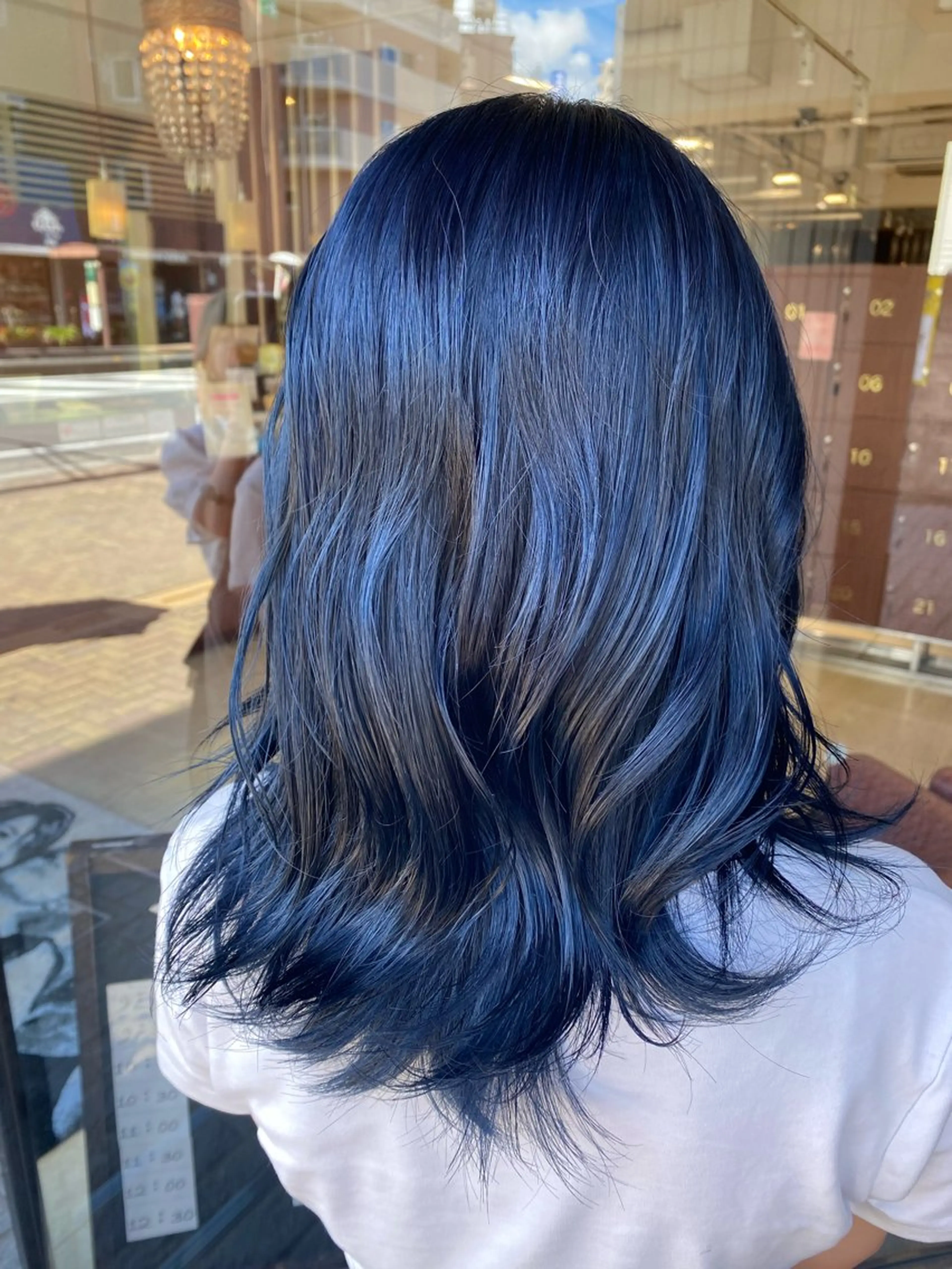 セミロング カラー ブリーチ ブルーカラー ブルージュ ネイビーカラー ヘアカラー トリートメント 🍒ブリーチカラー 🍊暖水 まりあのヘアスタイル