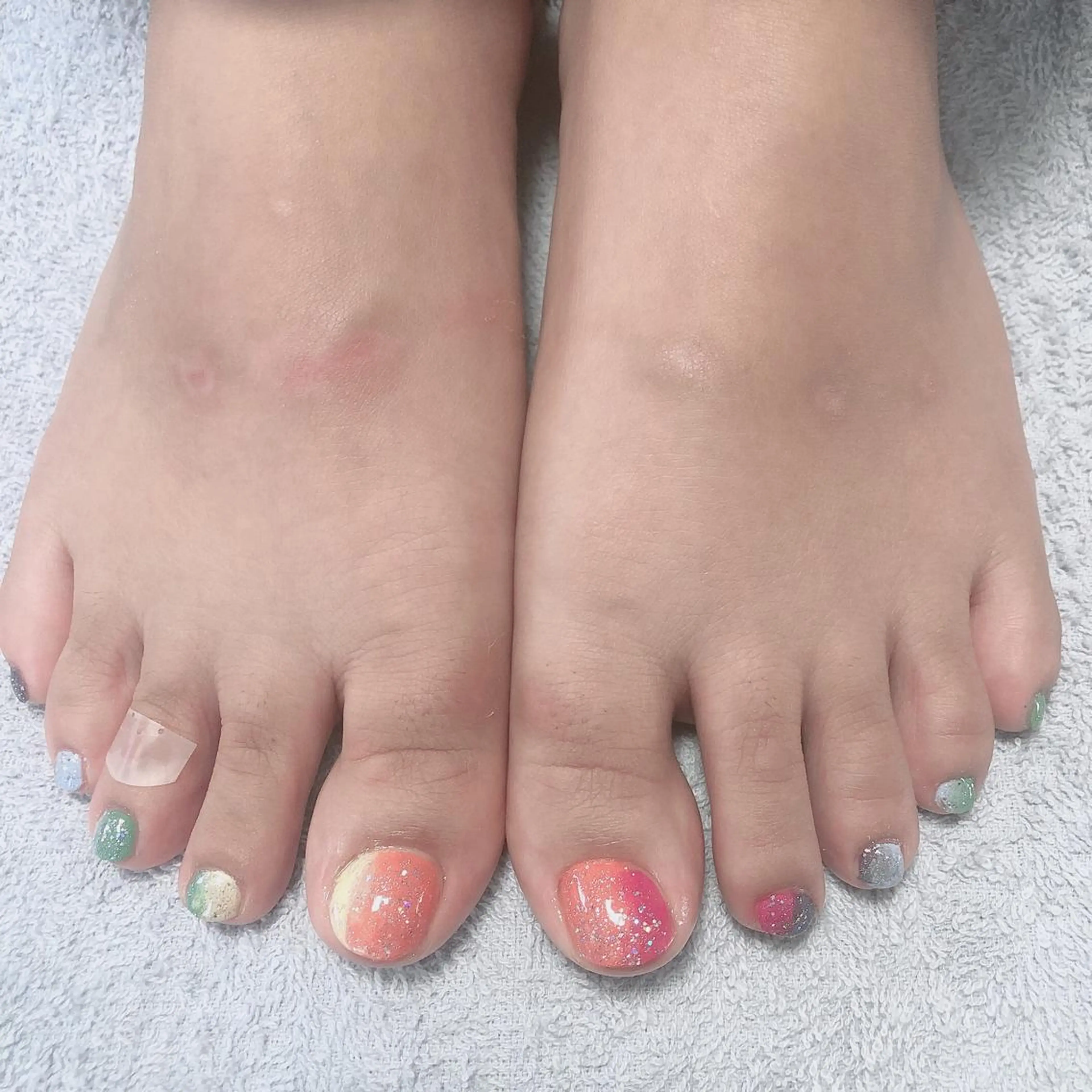 ネイル フットネイル グラデーション 結城 怜菜のネイルデザイン