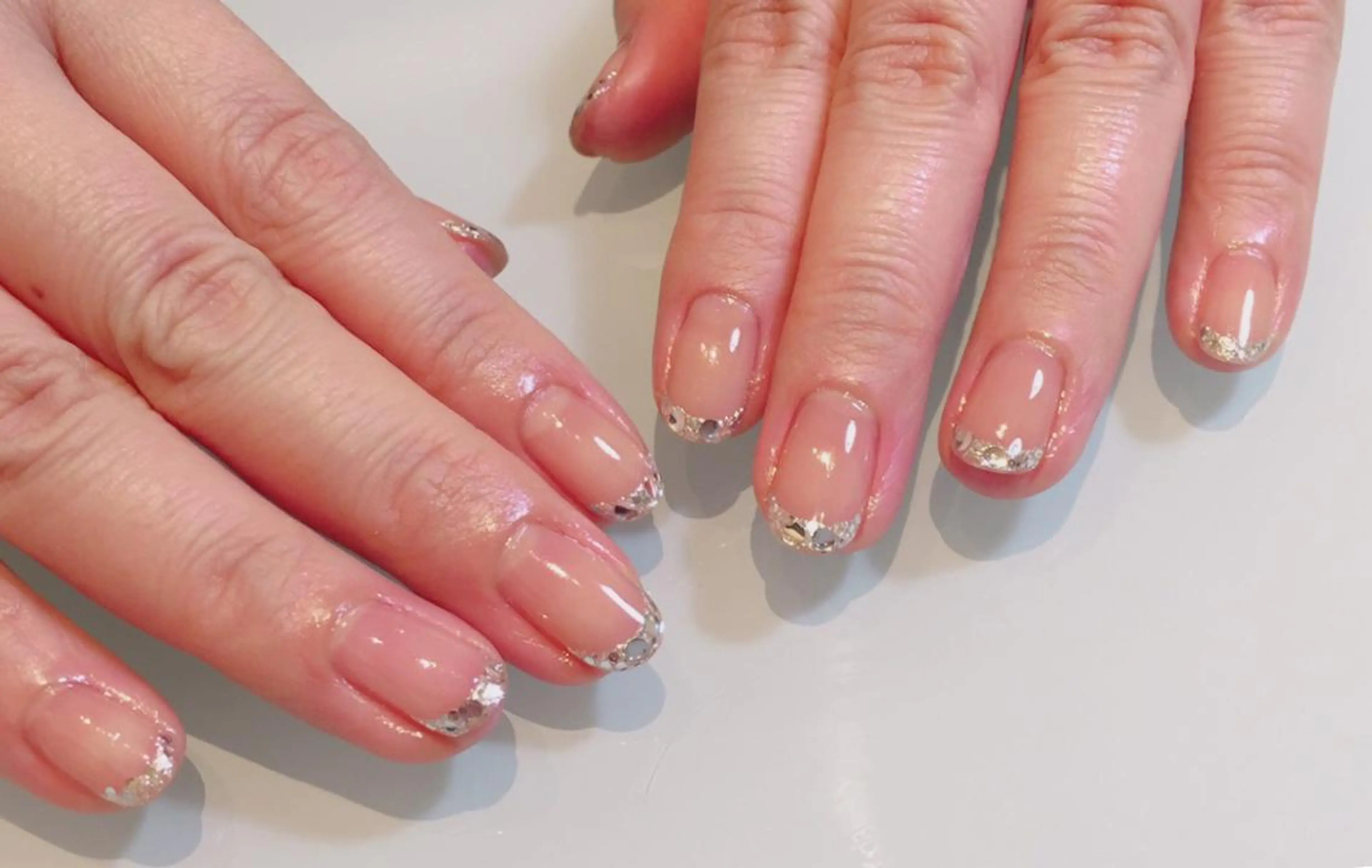 ネイル フレンチネイル ラメ(グリッター) ハンドネイル ハンドケア 西日暮里駅徒歩1分/ NAIL106Gのネイルデザイン