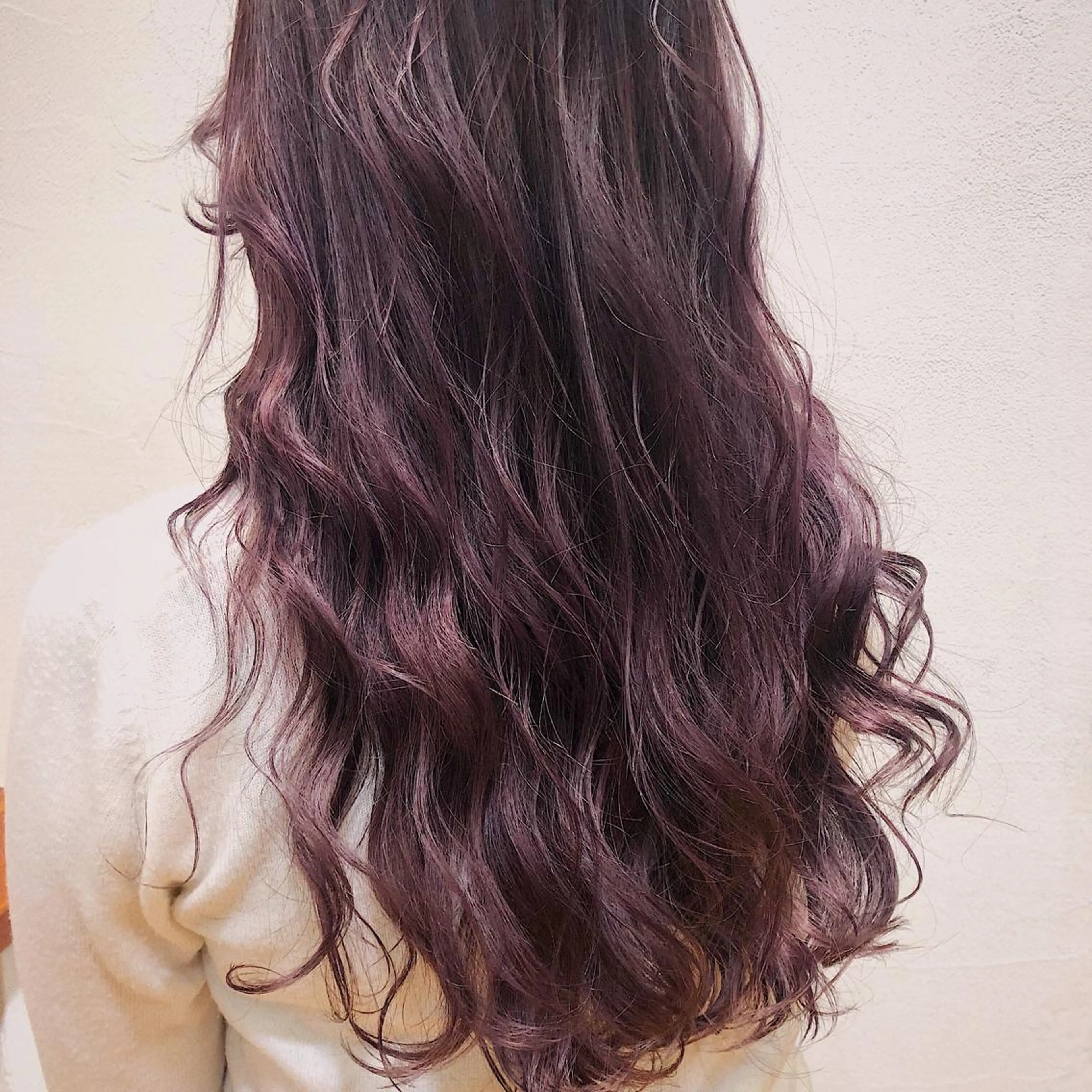 ミディアム カラー グラデーションカラー ピンクカラー バイオレットカラー 360°キレイな ショートカットのヘアスタイル