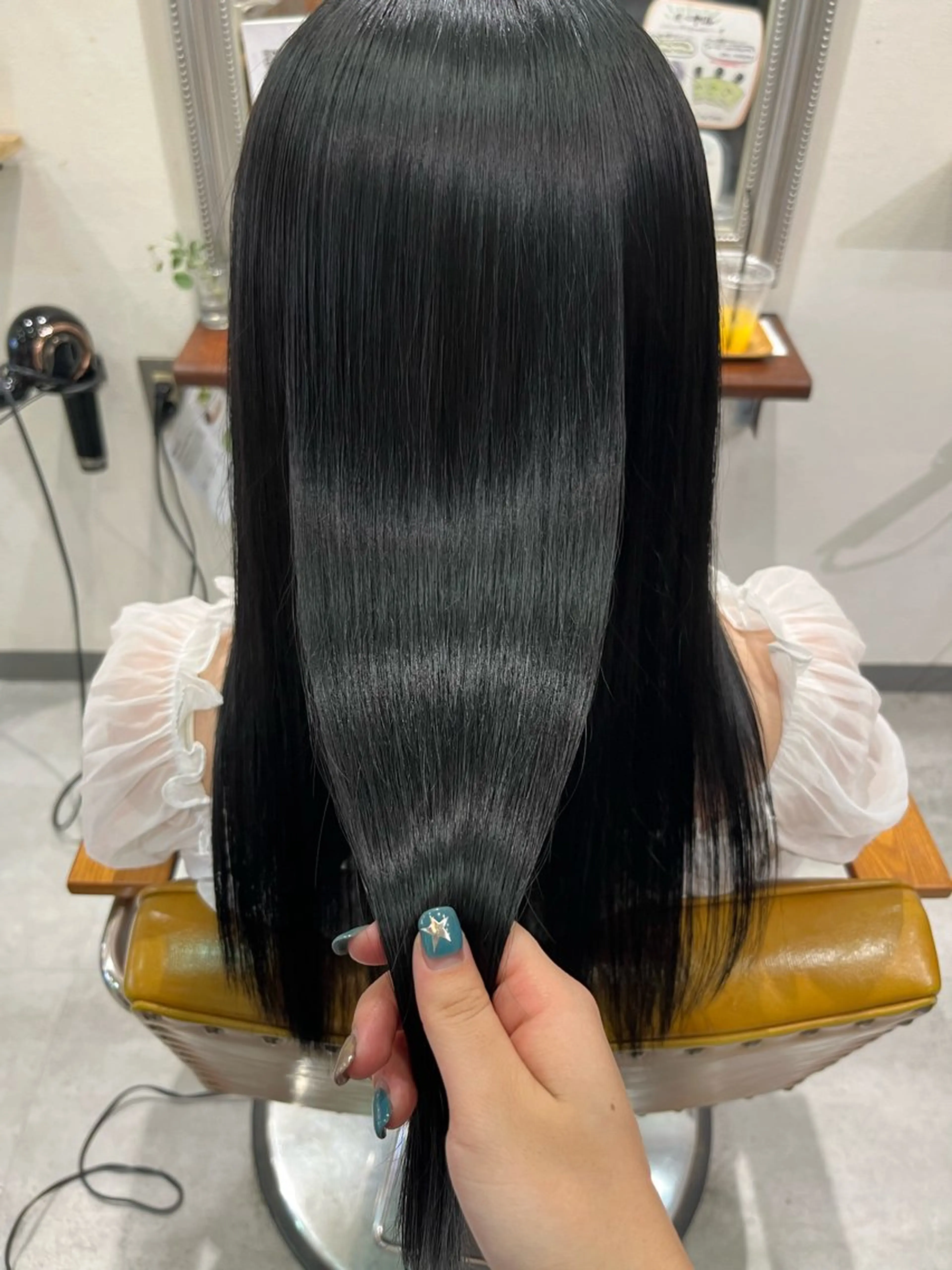 セミロング ハイライト 髪質改善 縮毛矯正 トリートメント 髪質改善アンジュール かのんのヘアスタイル