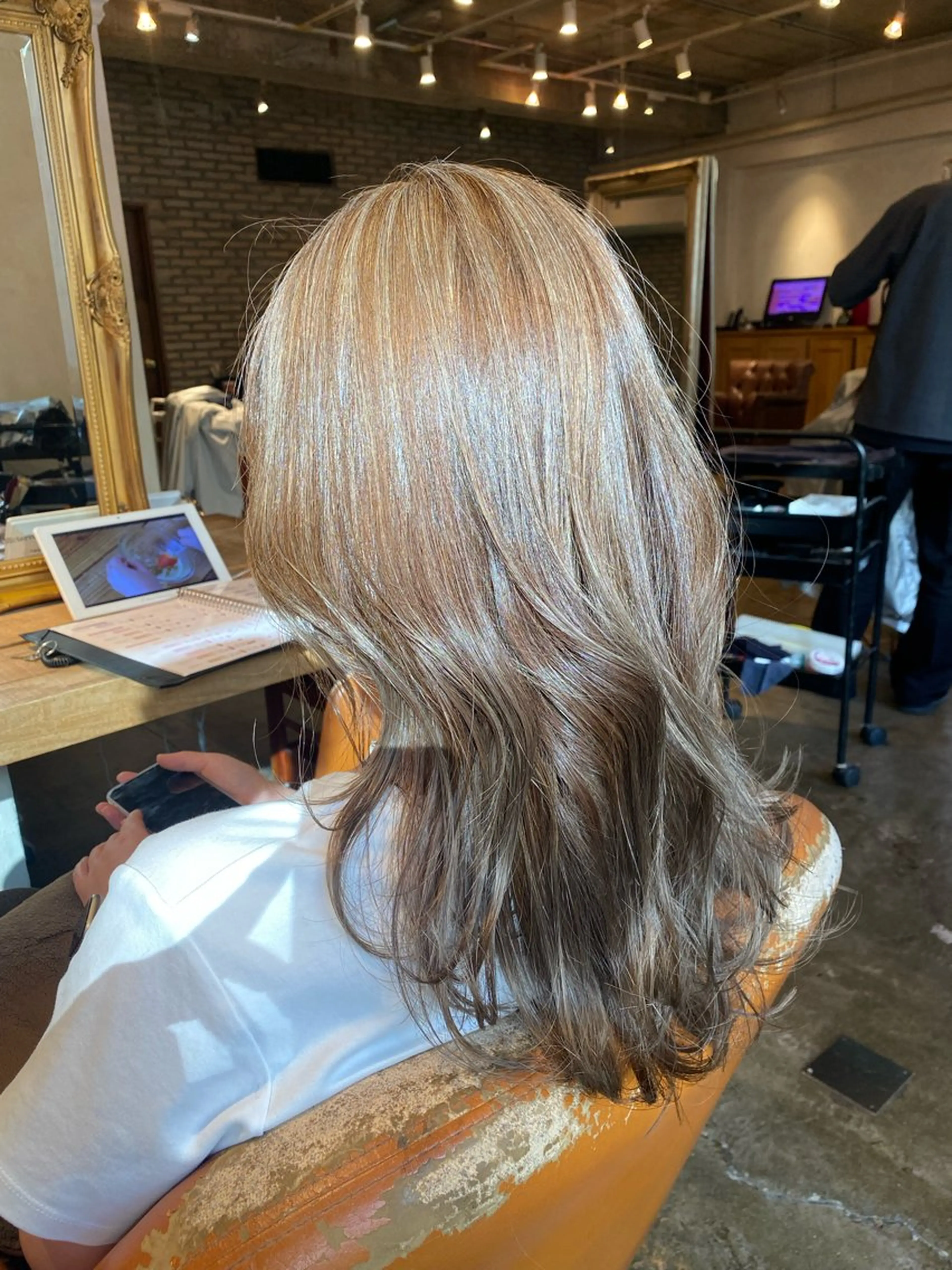 ロング ハイライト ヘアカラー 韓国ヘア/レイヤー/ 前髪/髪質改善/石川のヘアスタイル