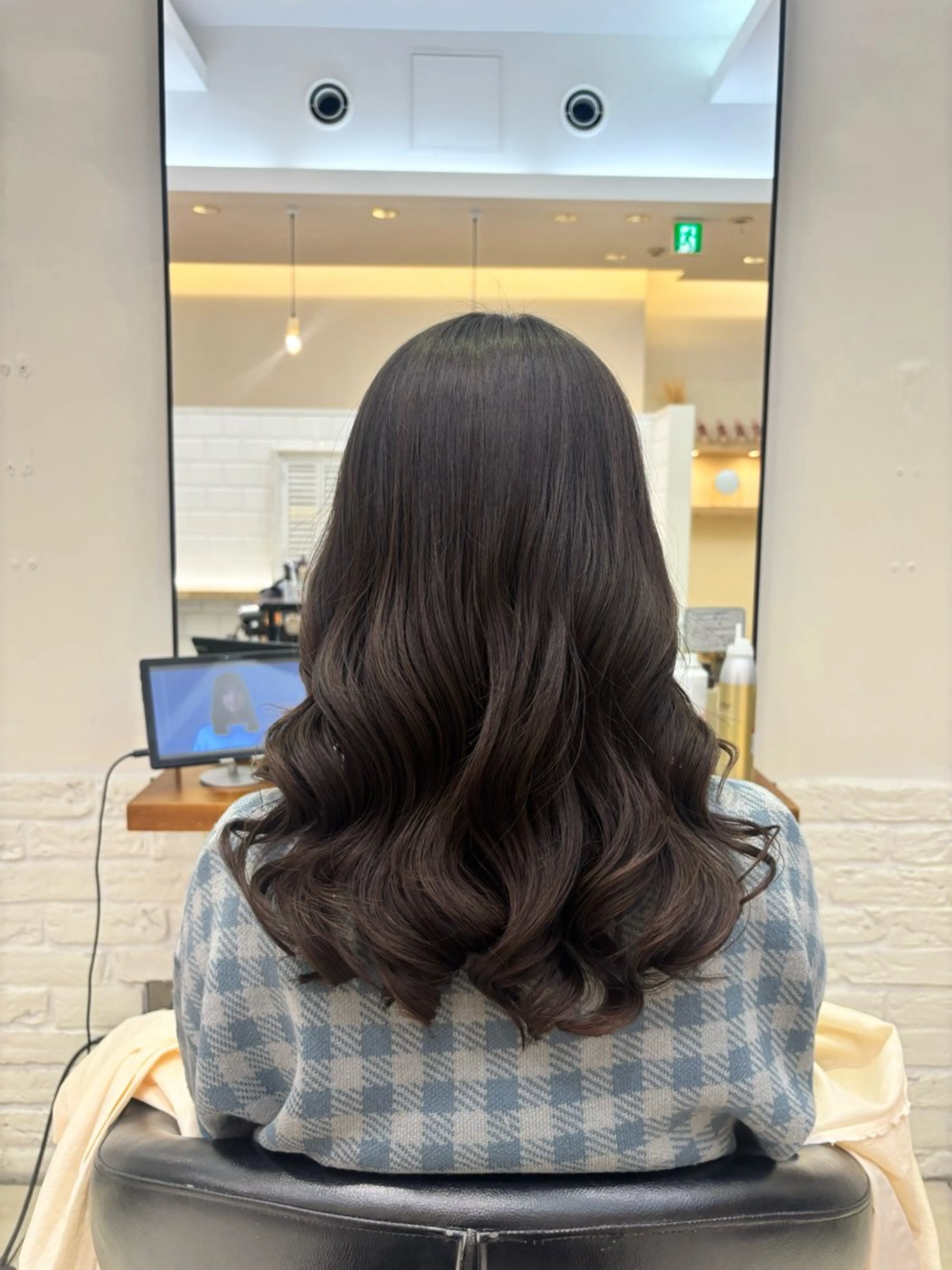 セミロング コテ巻き風パーマ🫧 麻尋のヘアスタイル