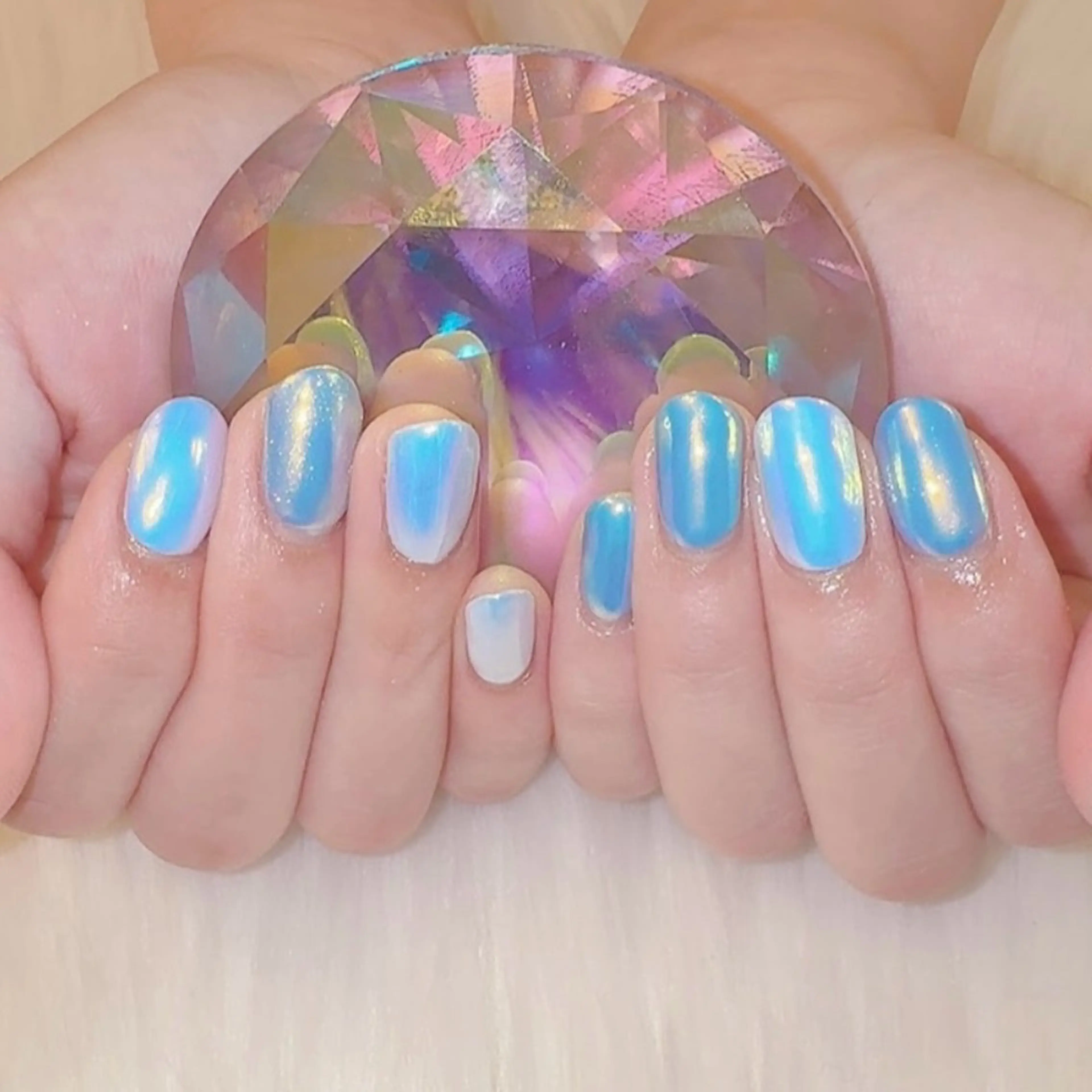 ネイル オーロラネイル 水色 ミラーネイル ハンドネイル 中野駅徒歩5分💅 ラクロレのネイルデザイン