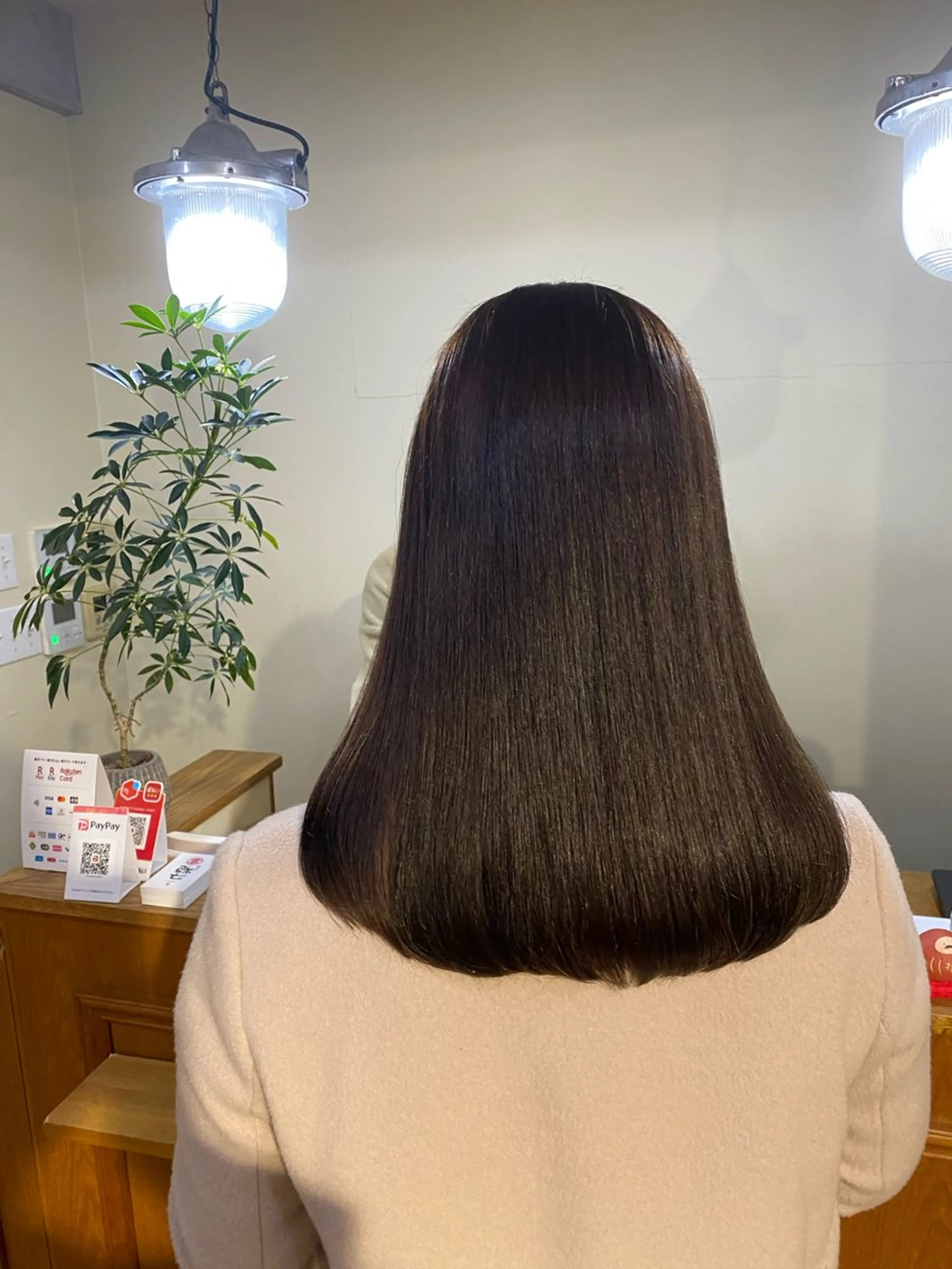 セミロング 縮毛矯正 齋藤 リクのヘアスタイル