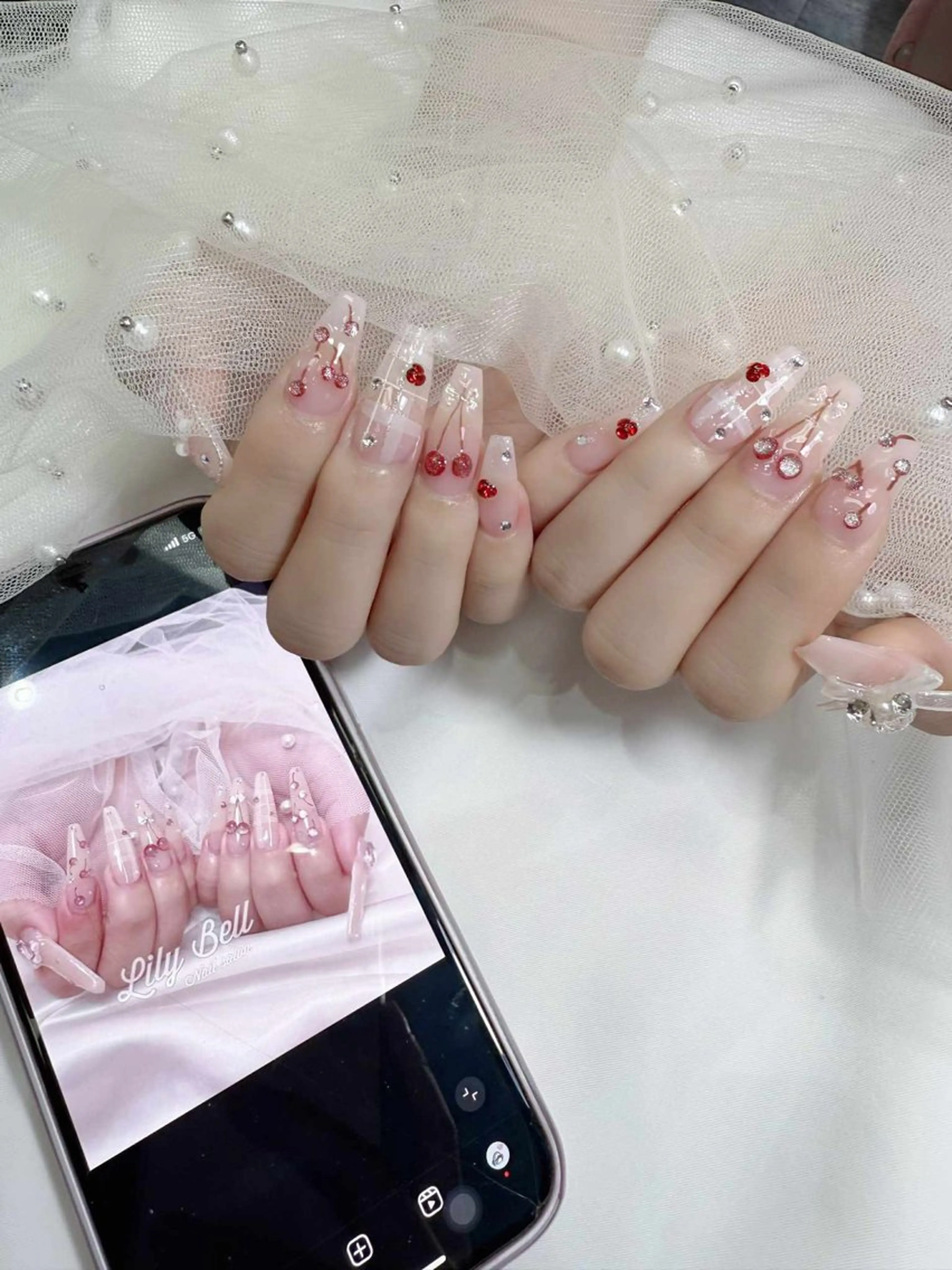 セミロング ハンドネイル Bibi beauty spa Osaka所属・Chann Channのネイルデザイン