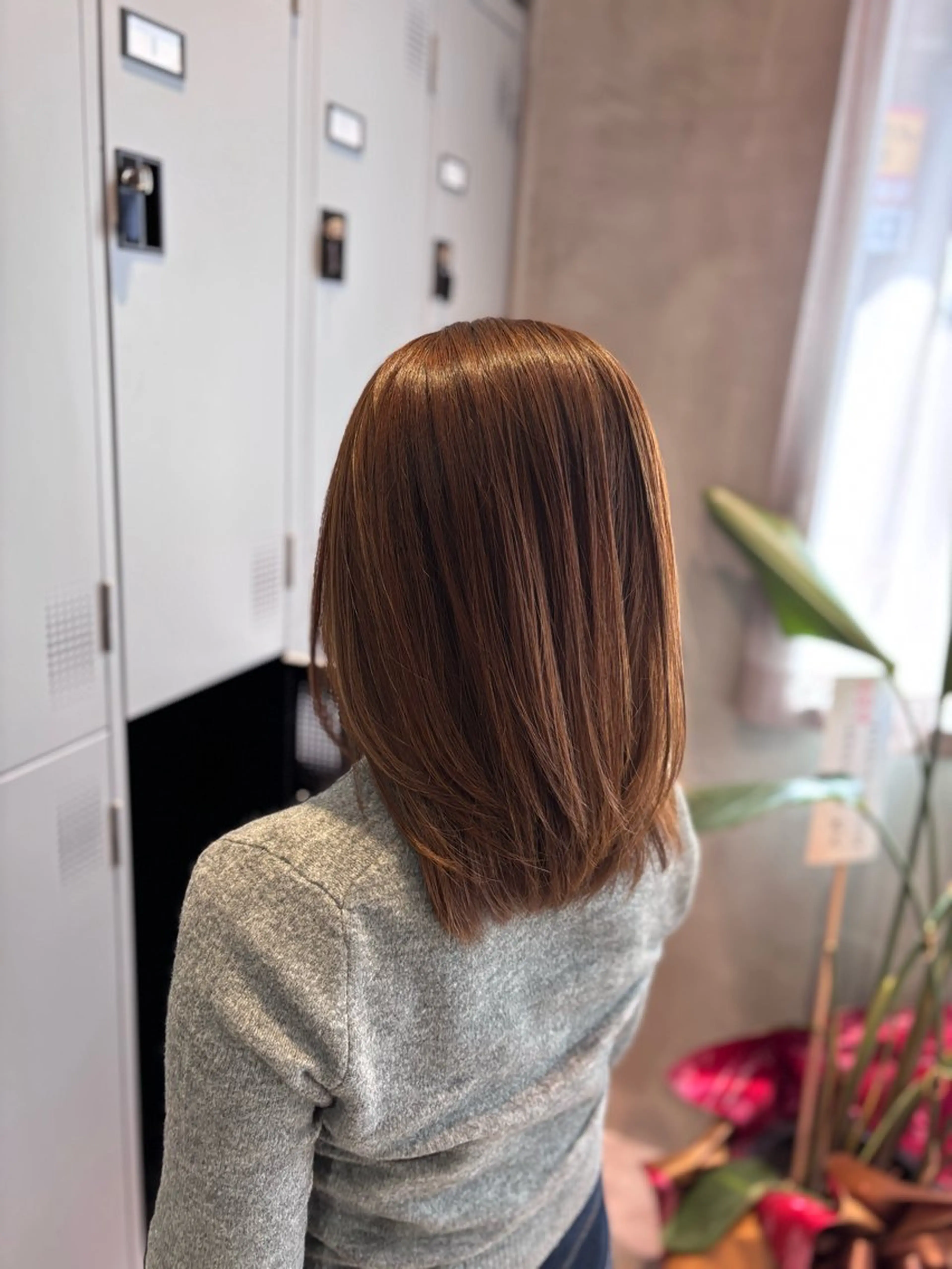 ミディアム カラー カット ヘアカラー トリートメント overhair : shinmaのヘアスタイル