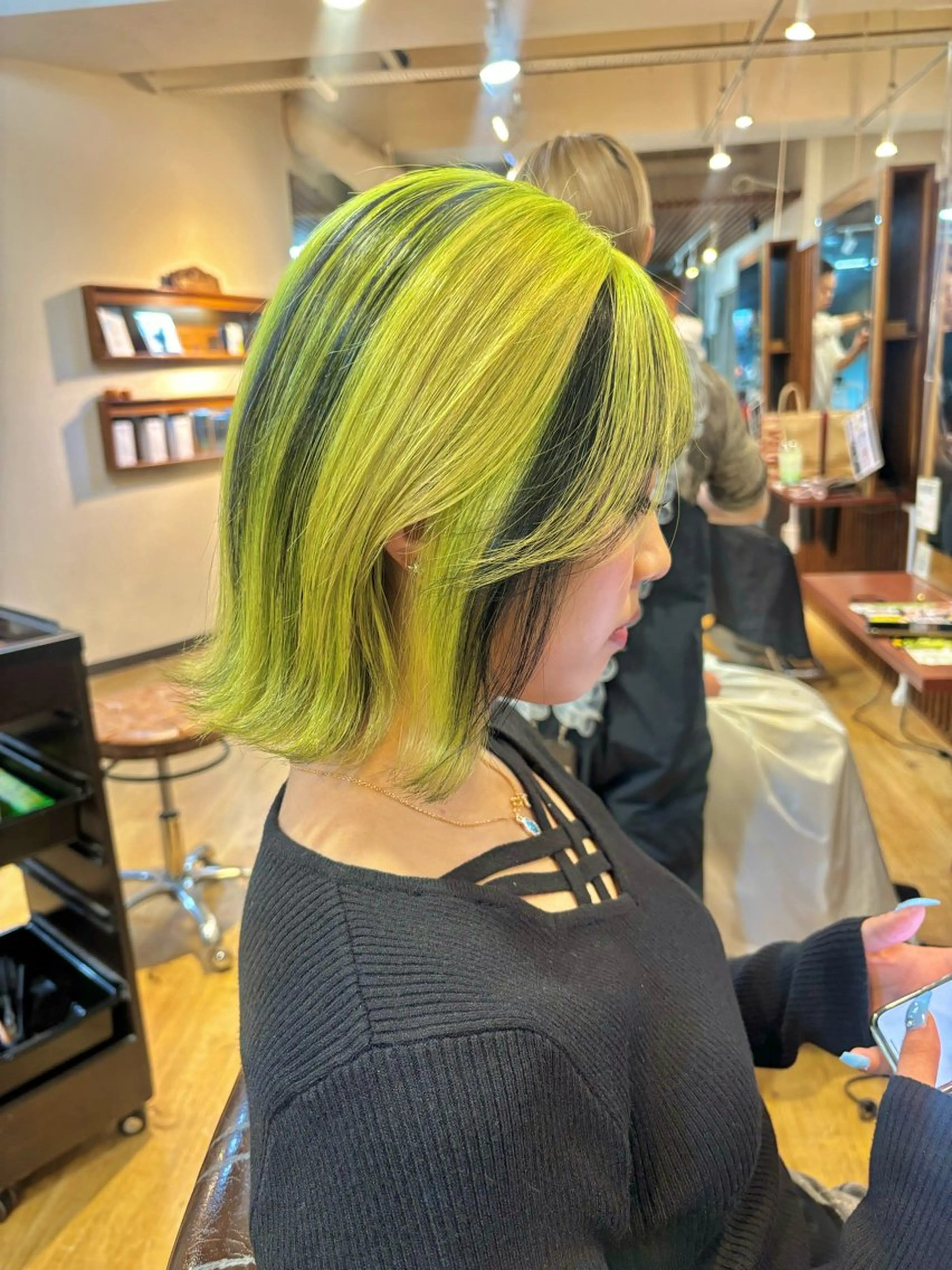 ショート カラー 女性目線でつくる ショートayakaのヘアスタイル