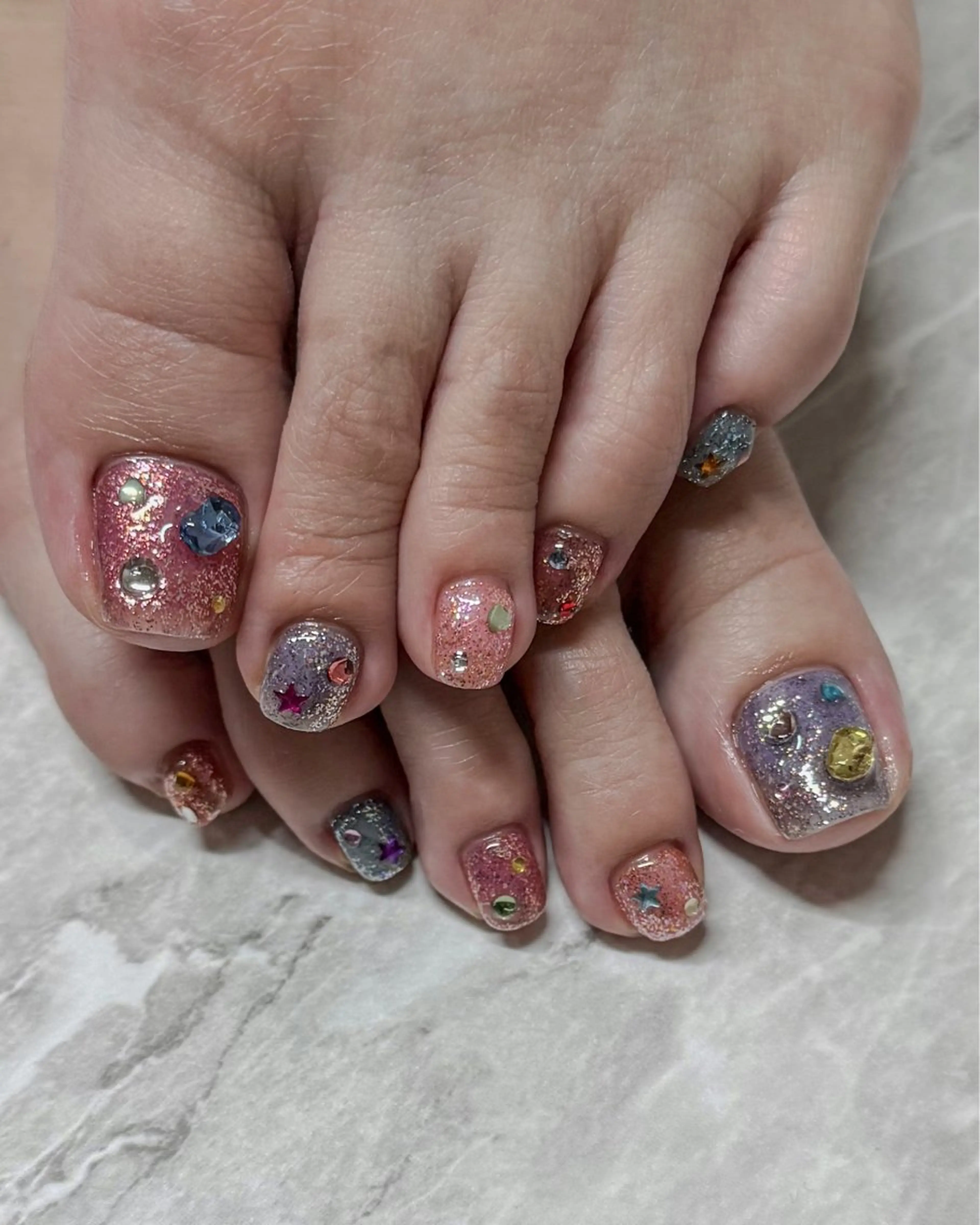 ネイル ストーンネイル num-fi Aiのネイルデザイン