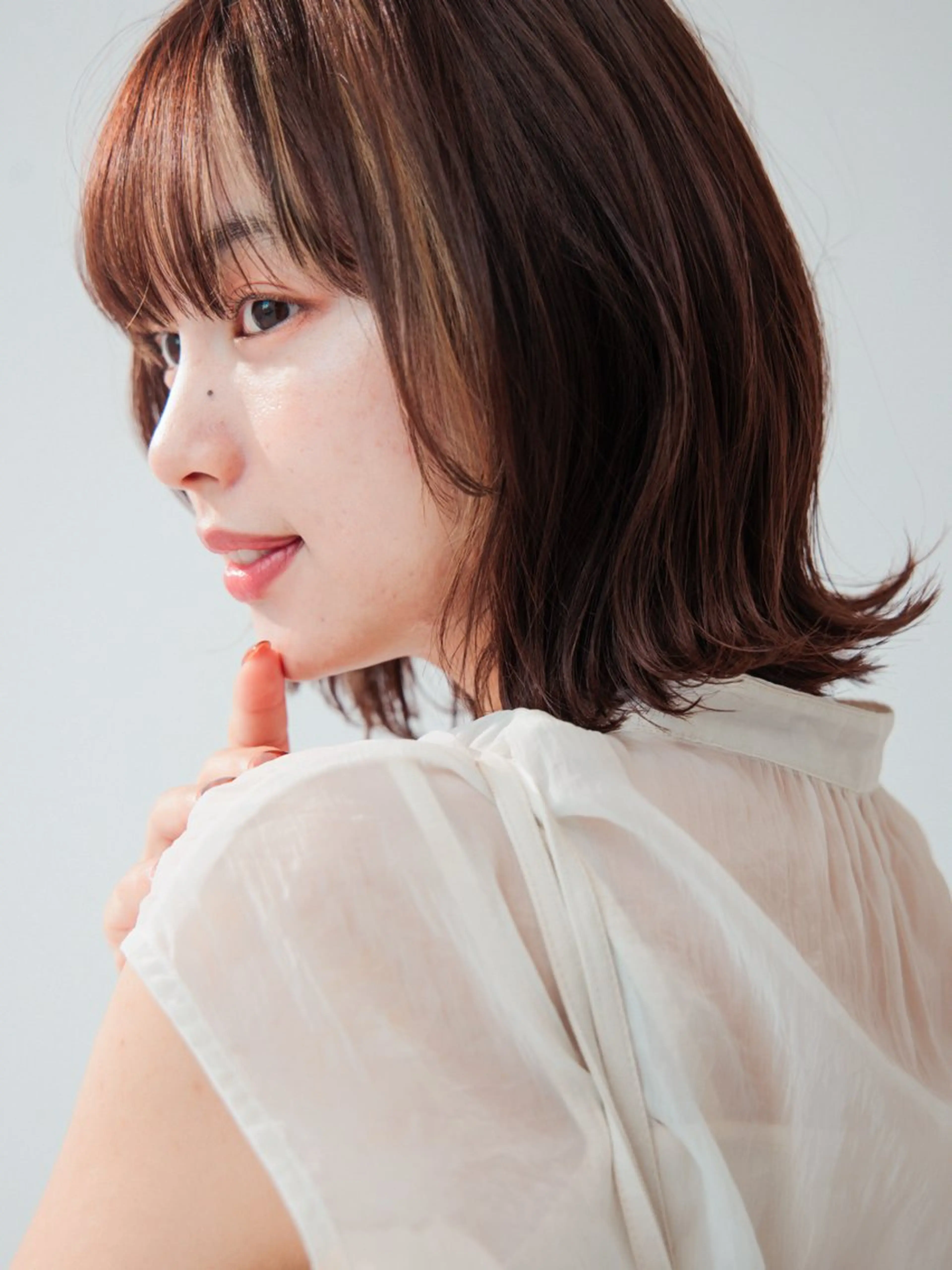 ミディアム カット ヘアカラー トリートメント Femme 鳳南町 多井　雪絵のヘアスタイル