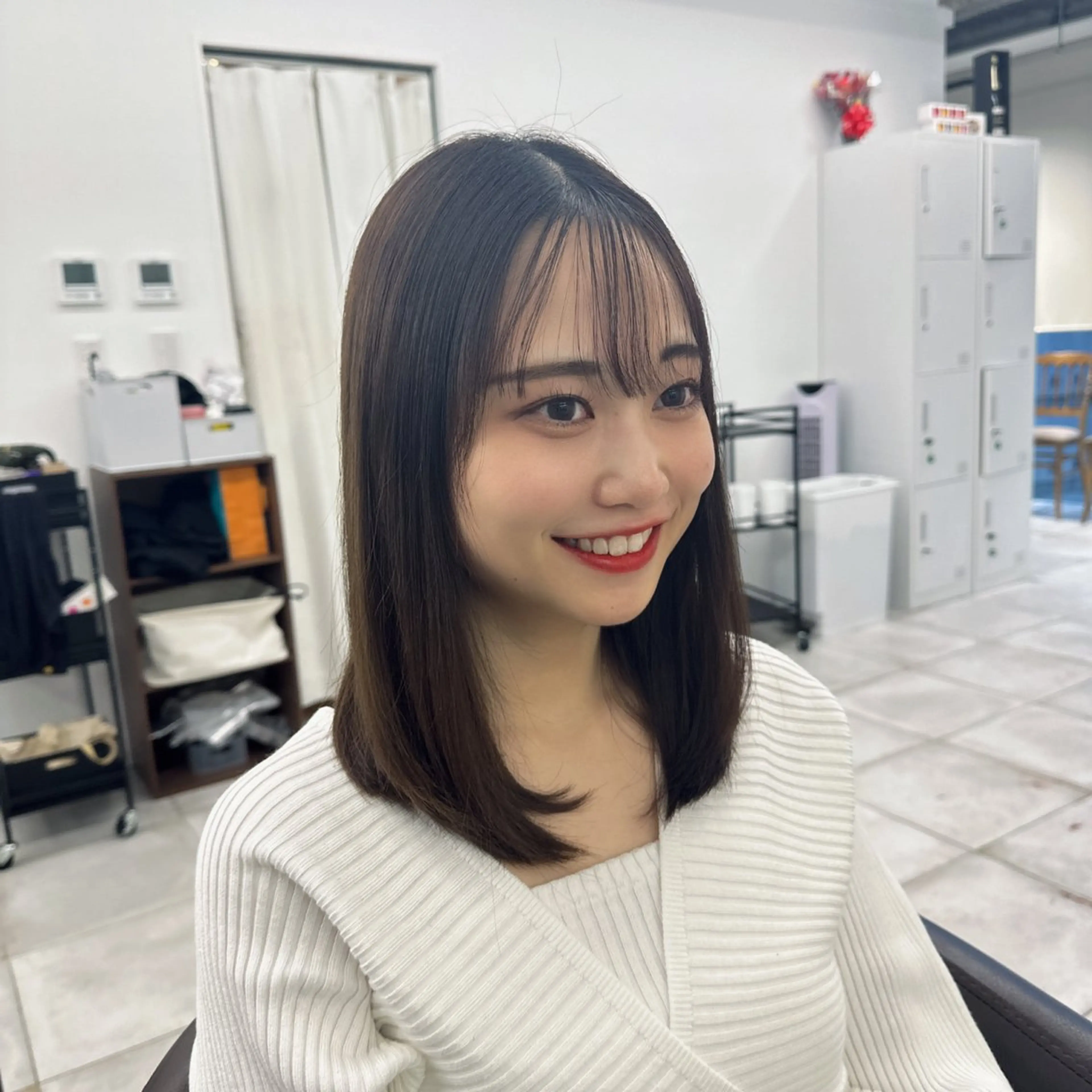 ミディアム カラー カット ヘアカラー トリートメント ブリーチなし/レイヤ ー特化🌈Tommyのヘアスタイル