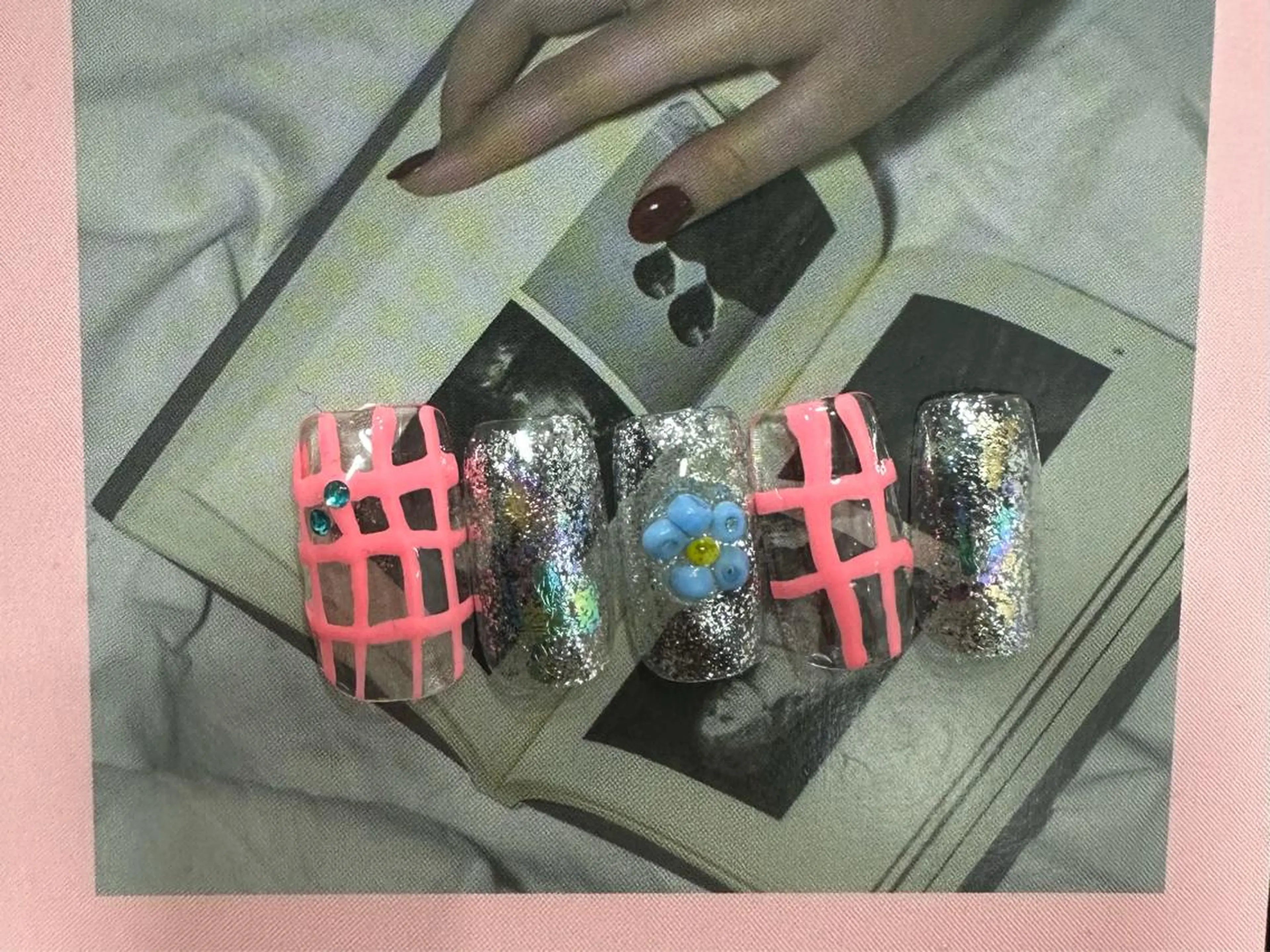 ネイル 個性派ネイル 🌼 ハルカ ♡の眉毛・アイブロウイメージ