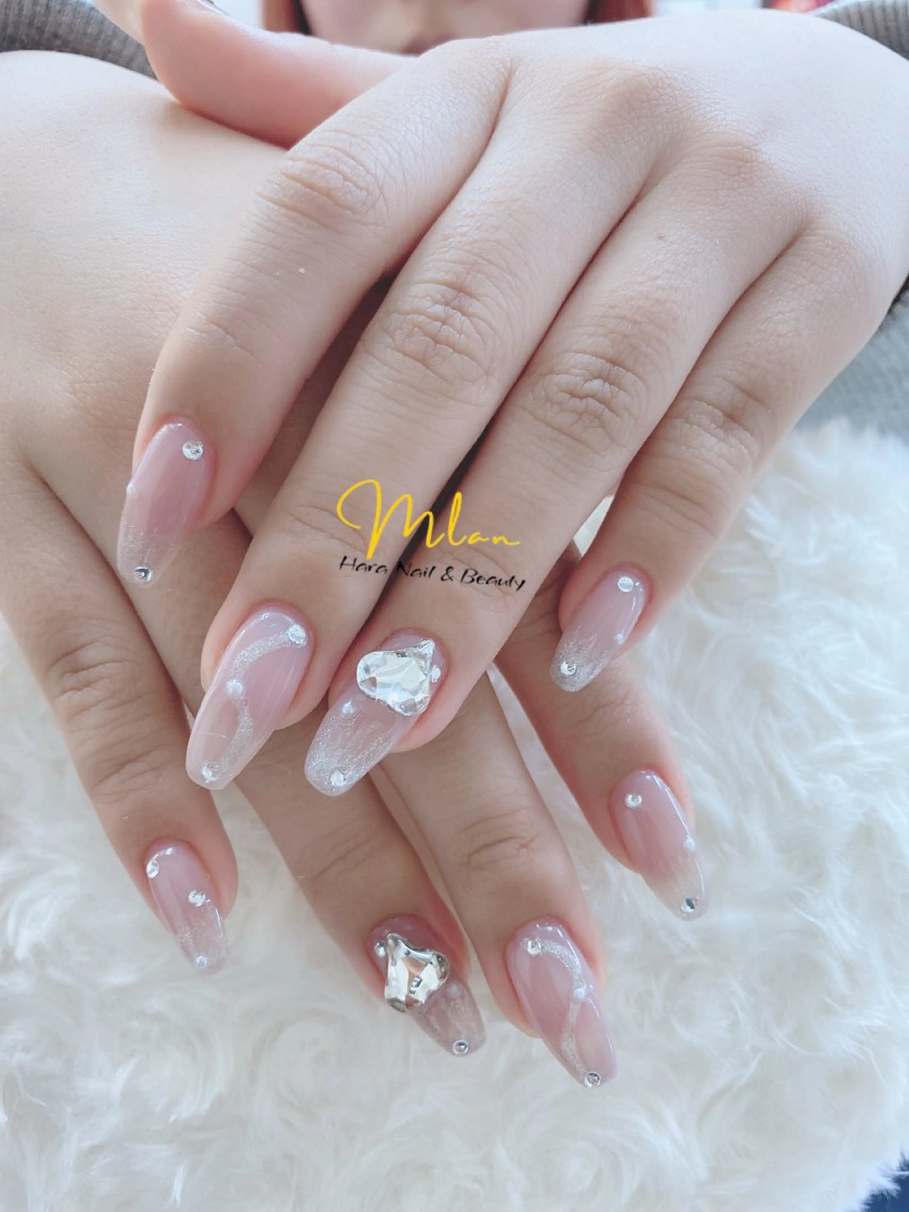 ネイル フレンチネイル グラデーション キラキラネイル 韓国ネイル ラメ(グリッター) ハンドネイル Ha Nailのネイルデザイン